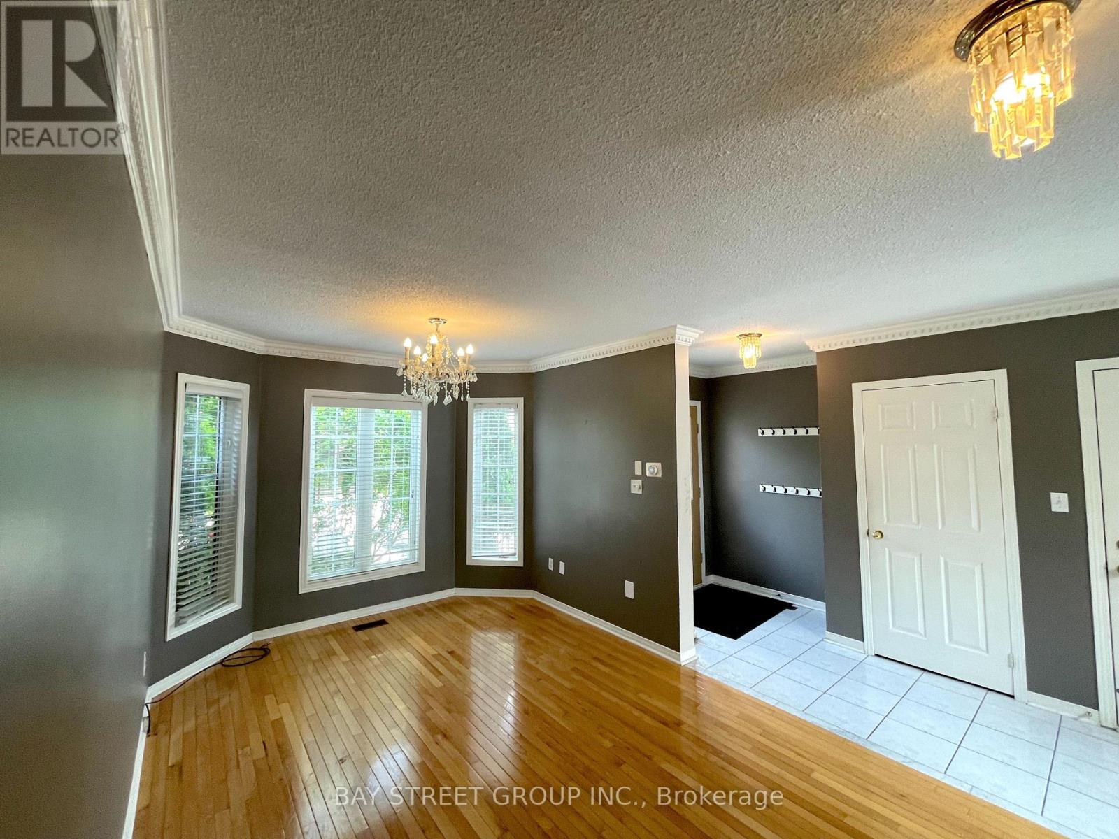 2136 Golden Orchard Trail, Oakville, Ontario  L6M 3W8 - Photo 3 - W12669940