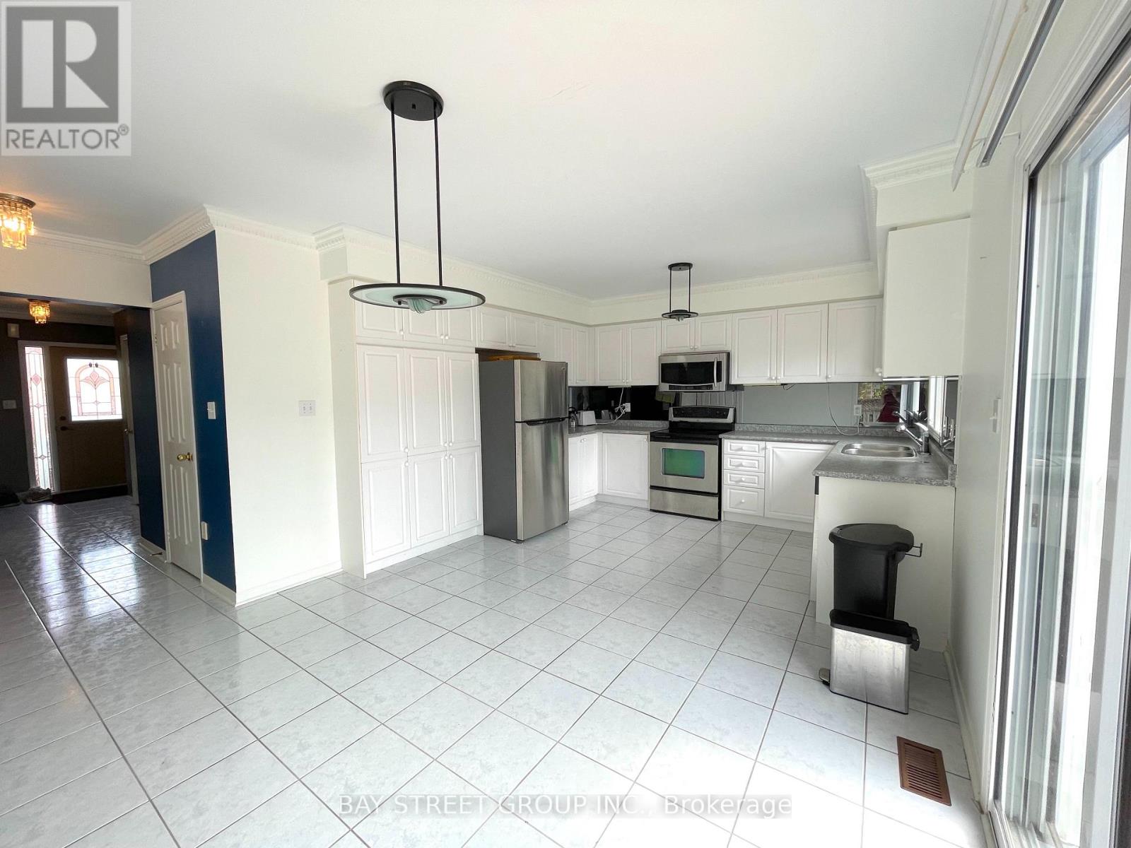 2136 Golden Orchard Trail, Oakville, Ontario  L6M 3W8 - Photo 5 - W12669940