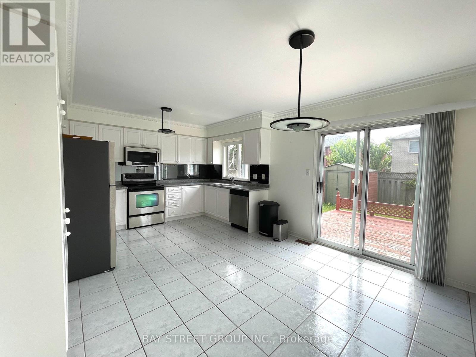 2136 Golden Orchard Trail, Oakville, Ontario  L6M 3W8 - Photo 6 - W12669940