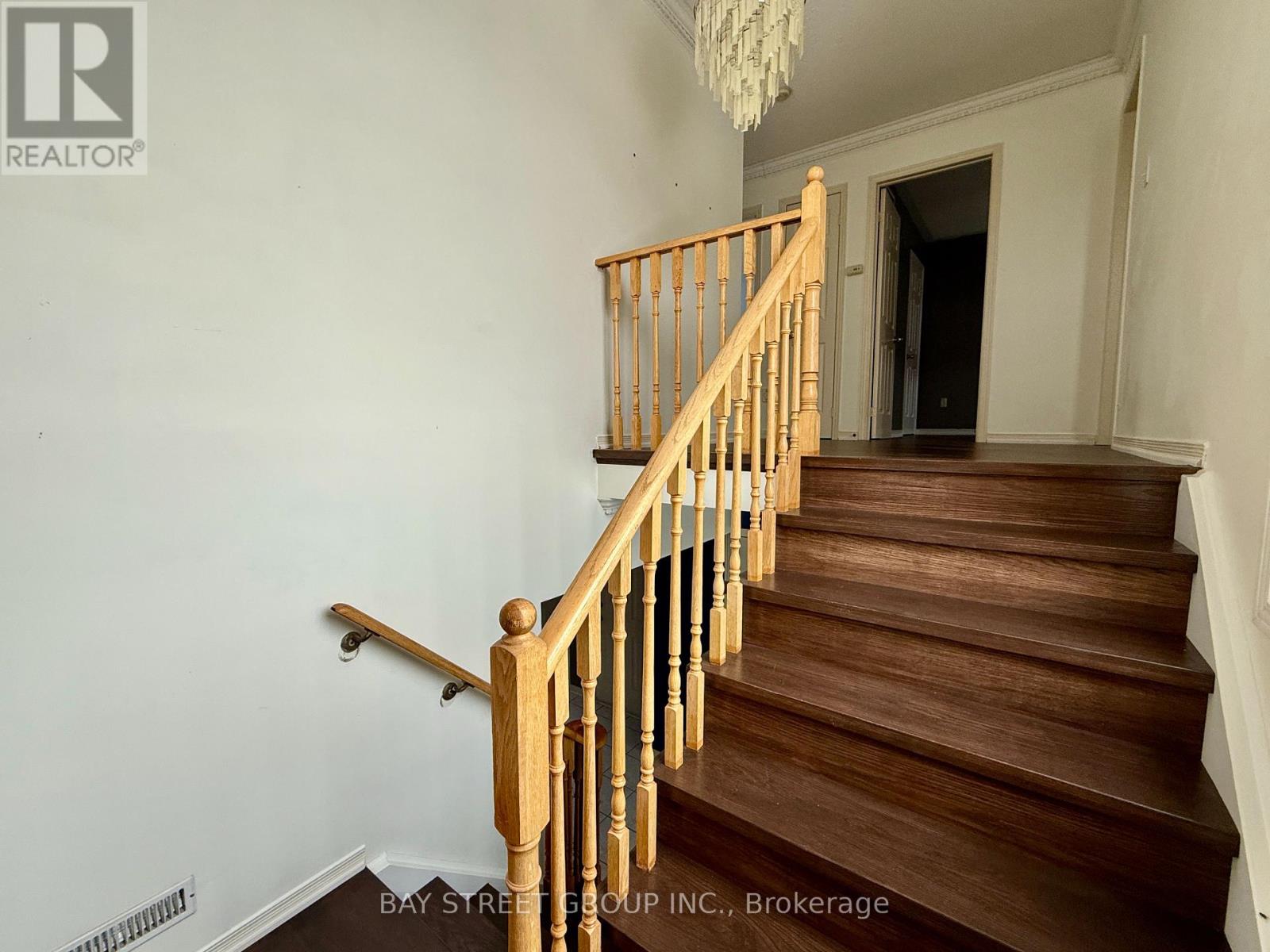 2136 Golden Orchard Trail, Oakville, Ontario  L6M 3W8 - Photo 8 - W12669940