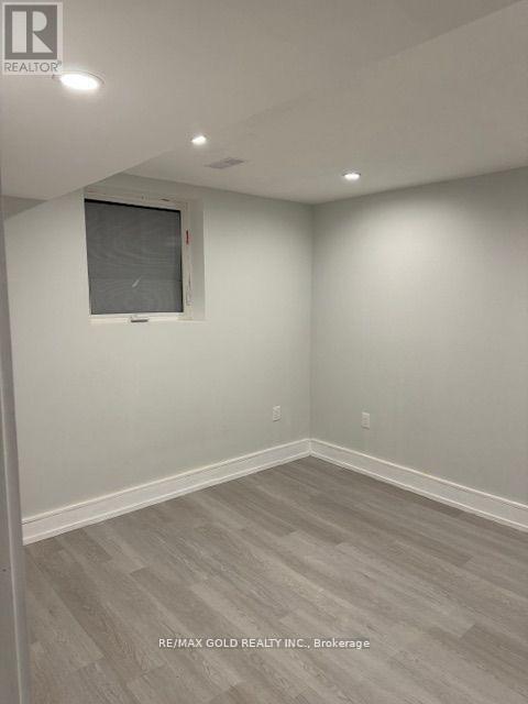 2 Tweedsmuir Court, Brampton, Ontario  L6Z 1W5 - Photo 2 - W12669946