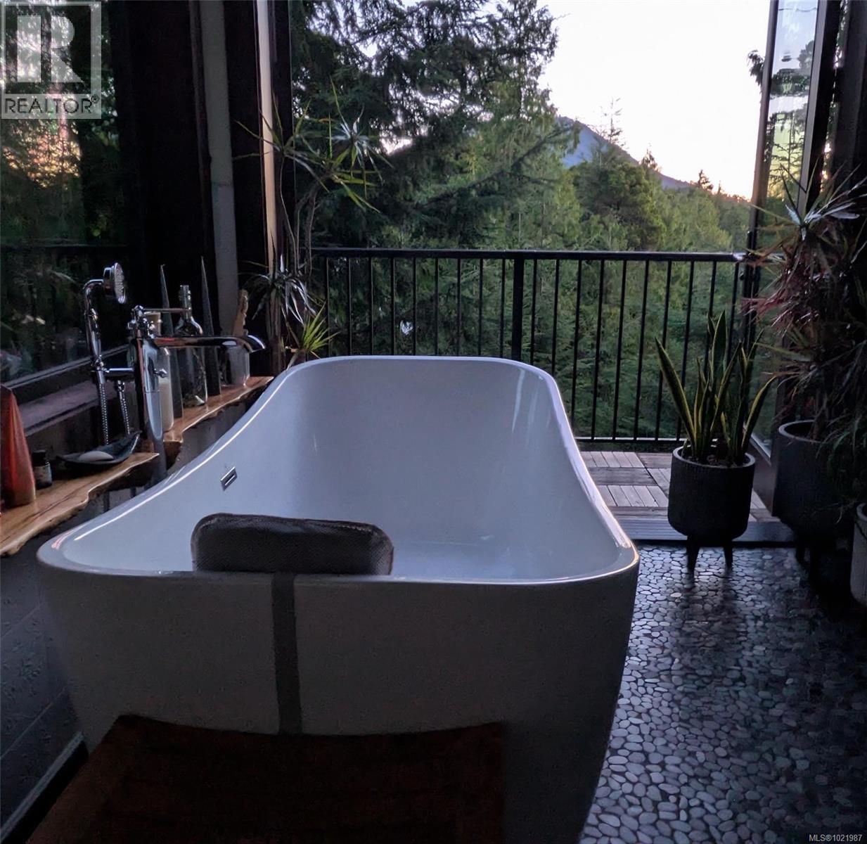 1708 Rainforest Lane, Ucluelet, British Columbia  V0R 3A0 - Photo 35 - 1021987