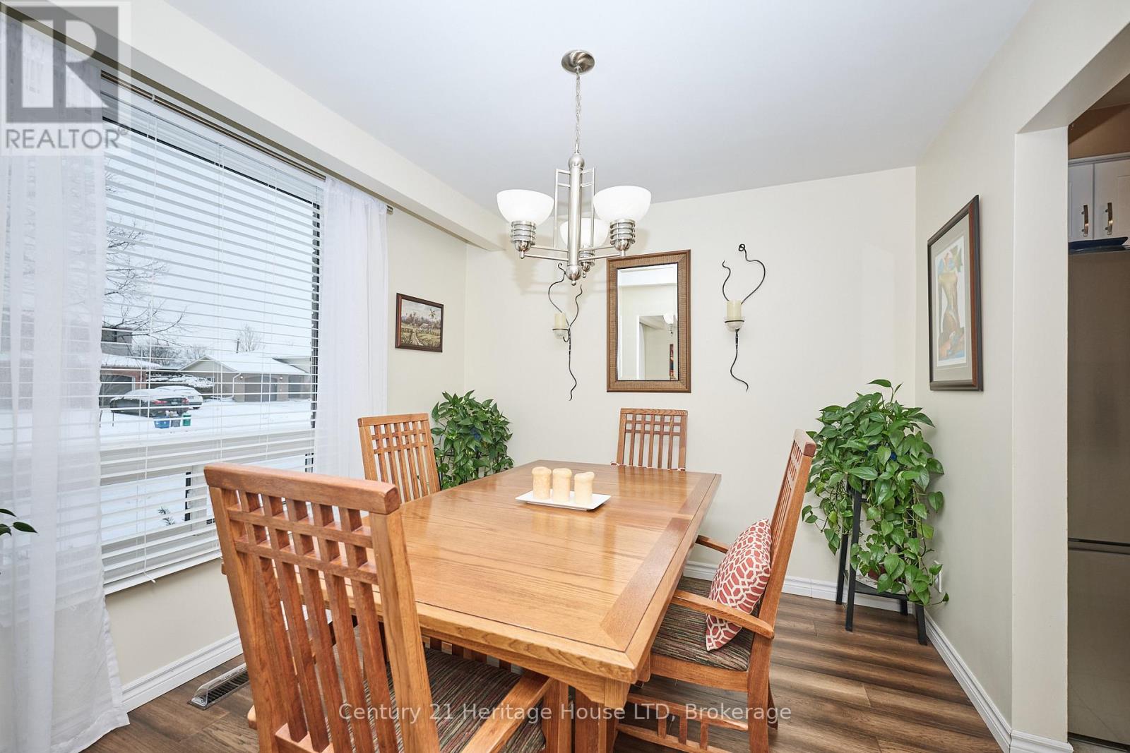 3112 Ussher Street, Niagara Falls, Ontario  L2G 6M2 - Photo 10 - X12666274