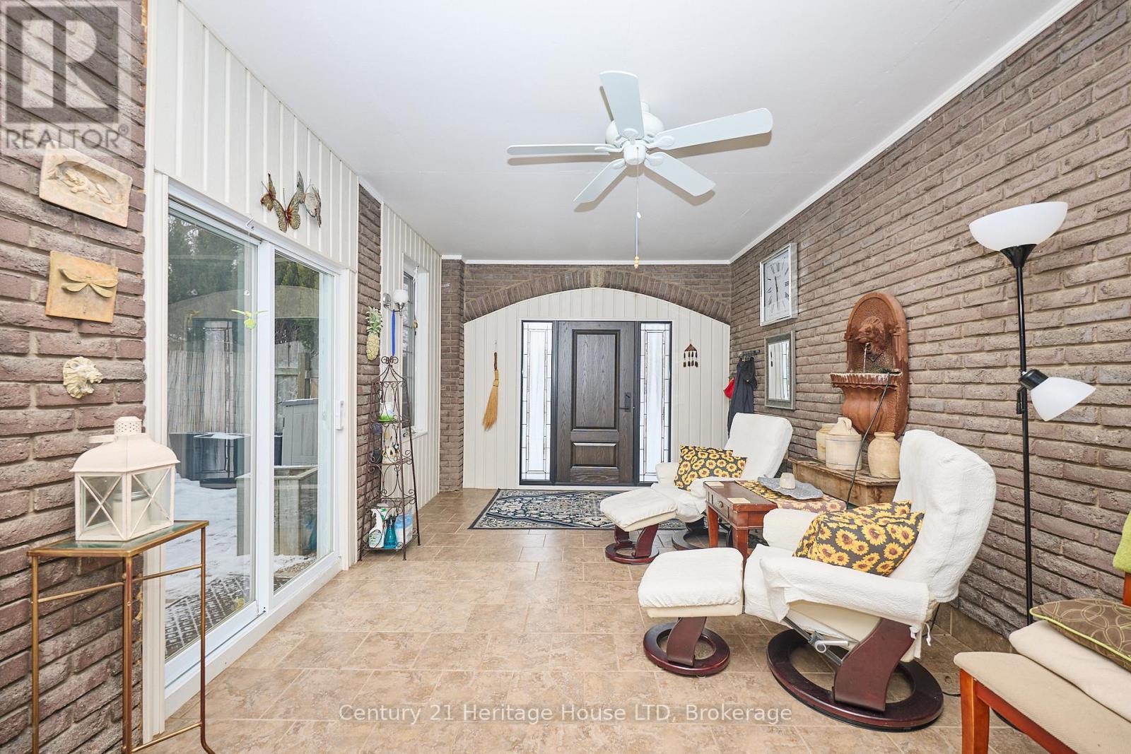 3112 Ussher Street, Niagara Falls, Ontario  L2G 6M2 - Photo 4 - X12666274