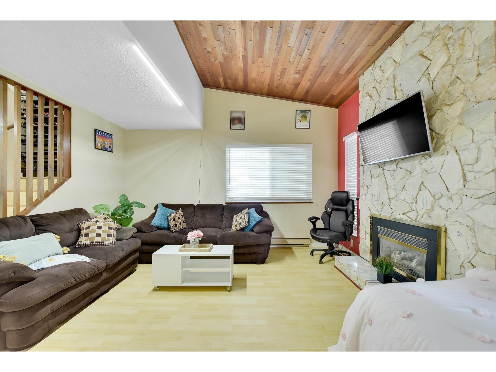 7390 129 Street, Surrey, British Columbia  V3W 7B8 - Photo 4 - R3076676