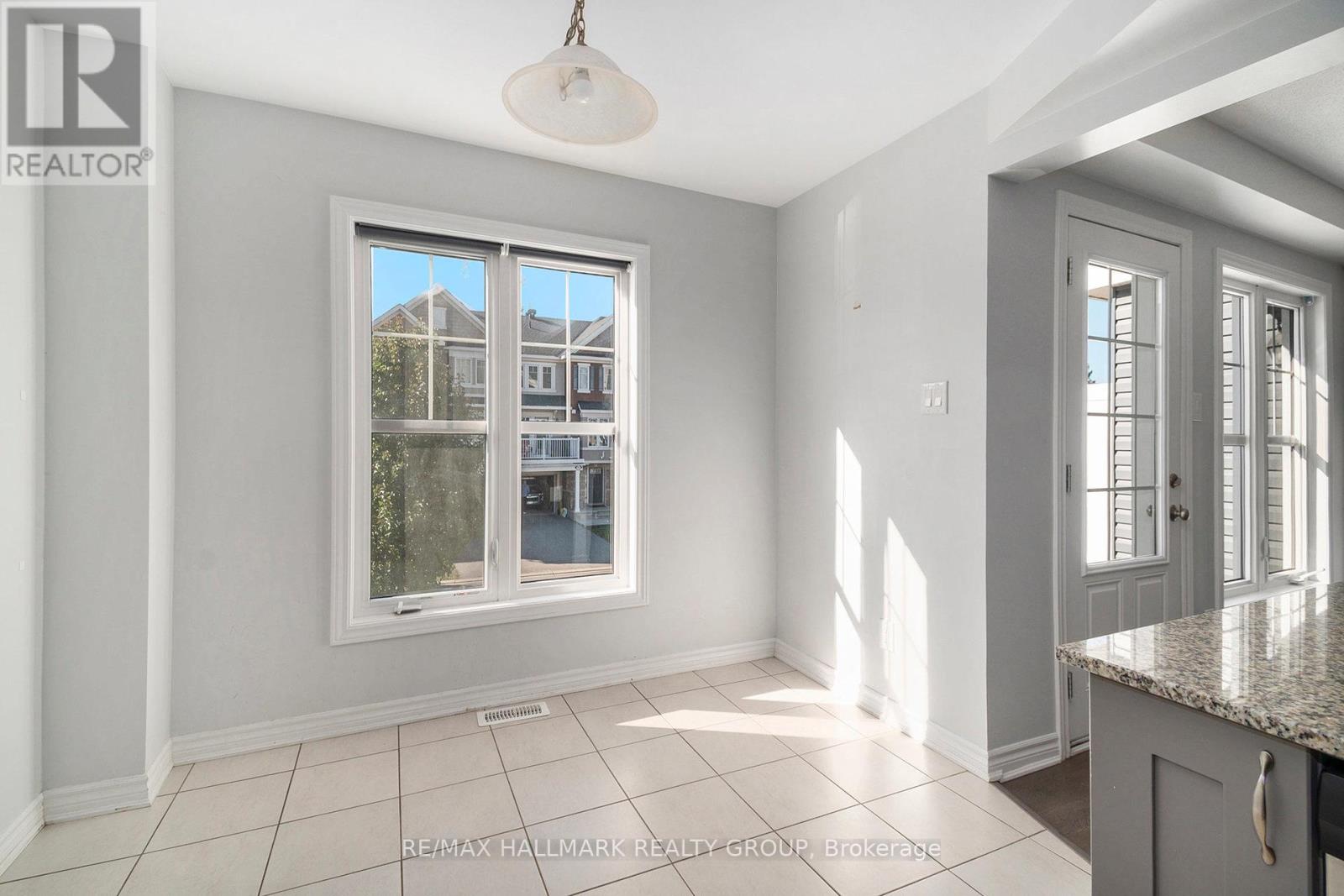 106 Helenium Lane, Ottawa, Ontario  K4A 1C7 - Photo 12 - X12670064