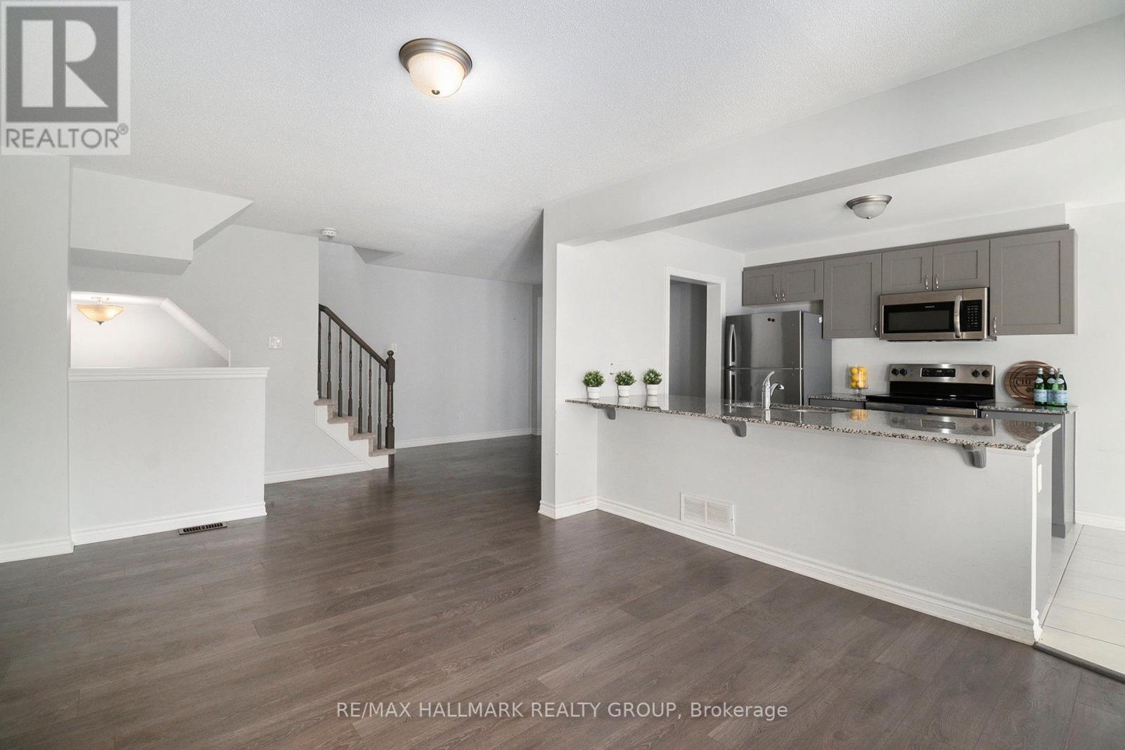 106 Helenium Lane, Ottawa, Ontario  K4A 1C7 - Photo 6 - X12670064