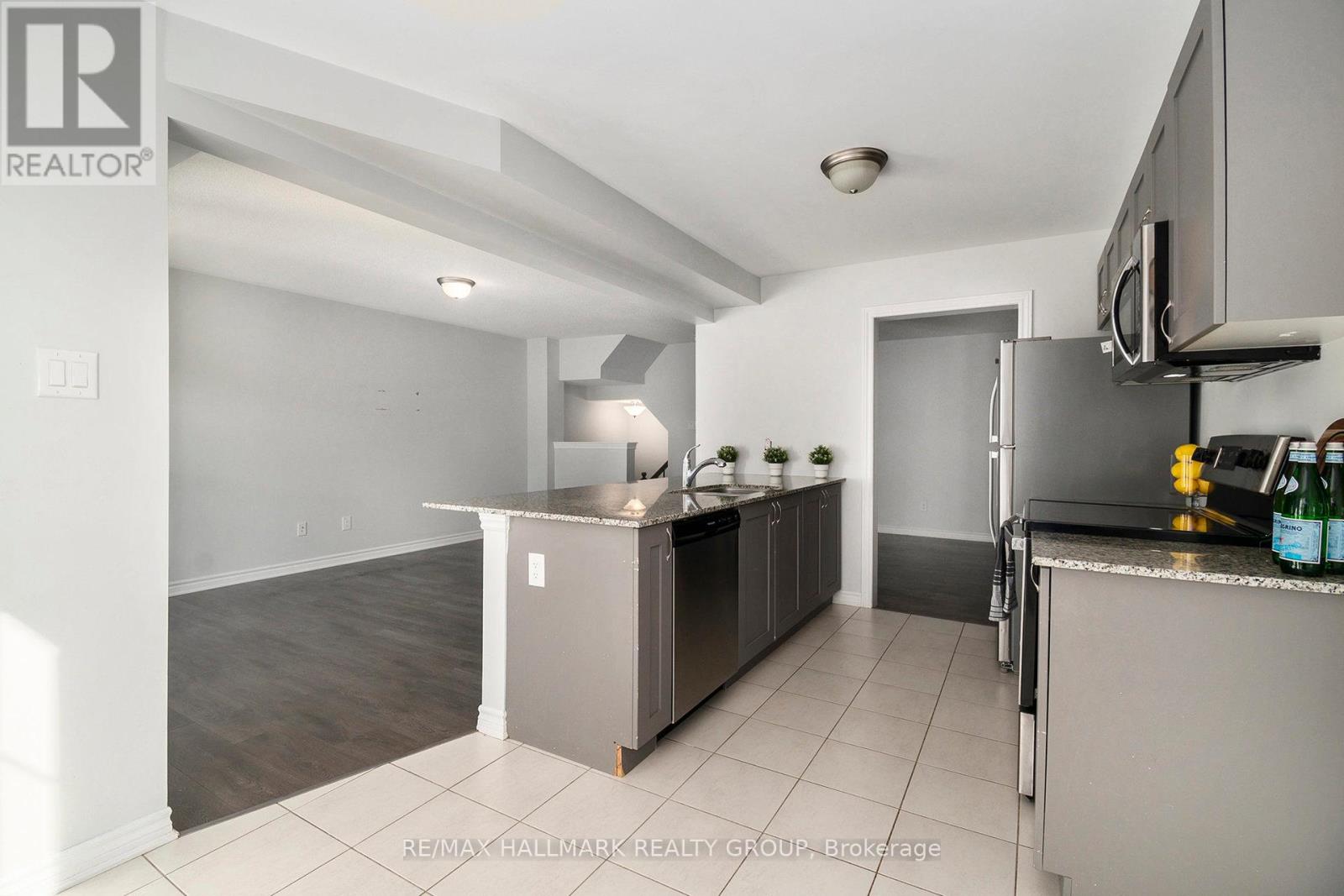 106 Helenium Lane, Ottawa, Ontario  K4A 1C7 - Photo 9 - X12670064