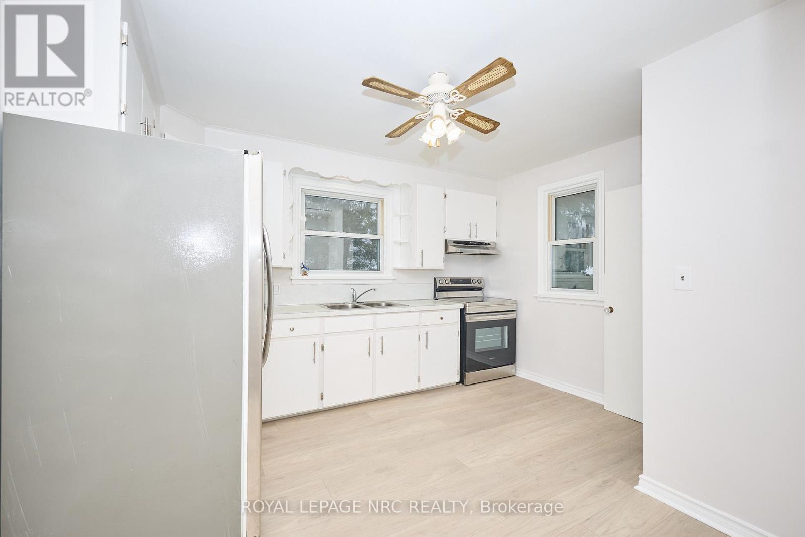 17 Lora Street, St. Catharines, Ontario  L2N 3S4 - Photo 7 - X12670060