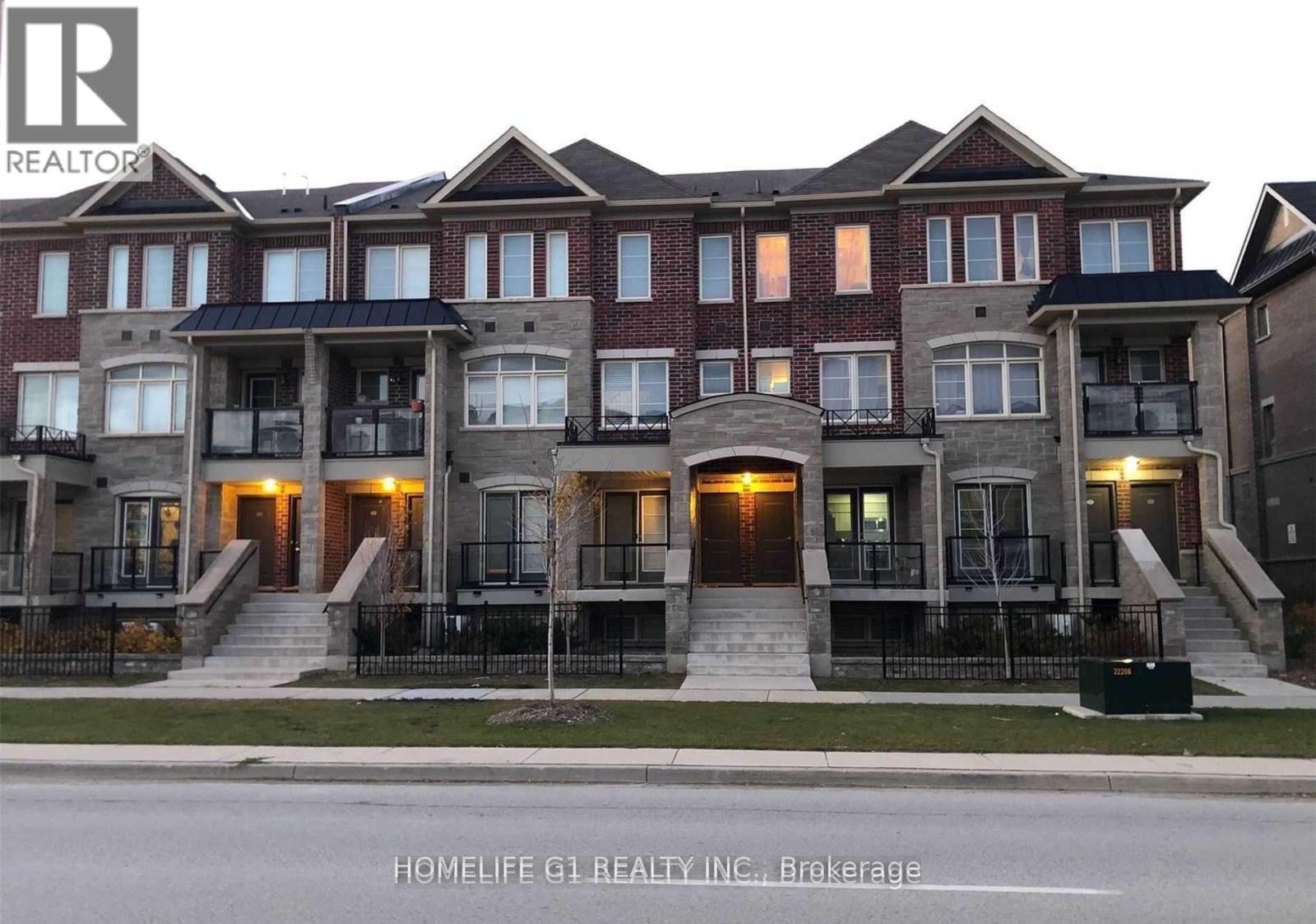 91 - 200 Veterans Drive, Brampton, Ontario  L7A 4S6 - Photo 1 - W12610894