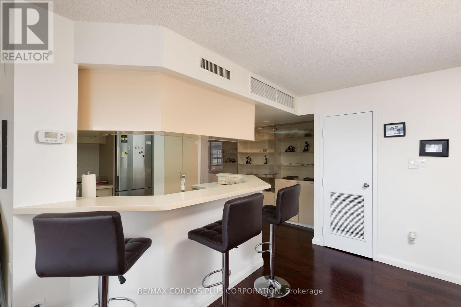 2703 - 1001 Bay Street, Toronto, Ontario  M5S 3A6 - Photo 11 - C12669980