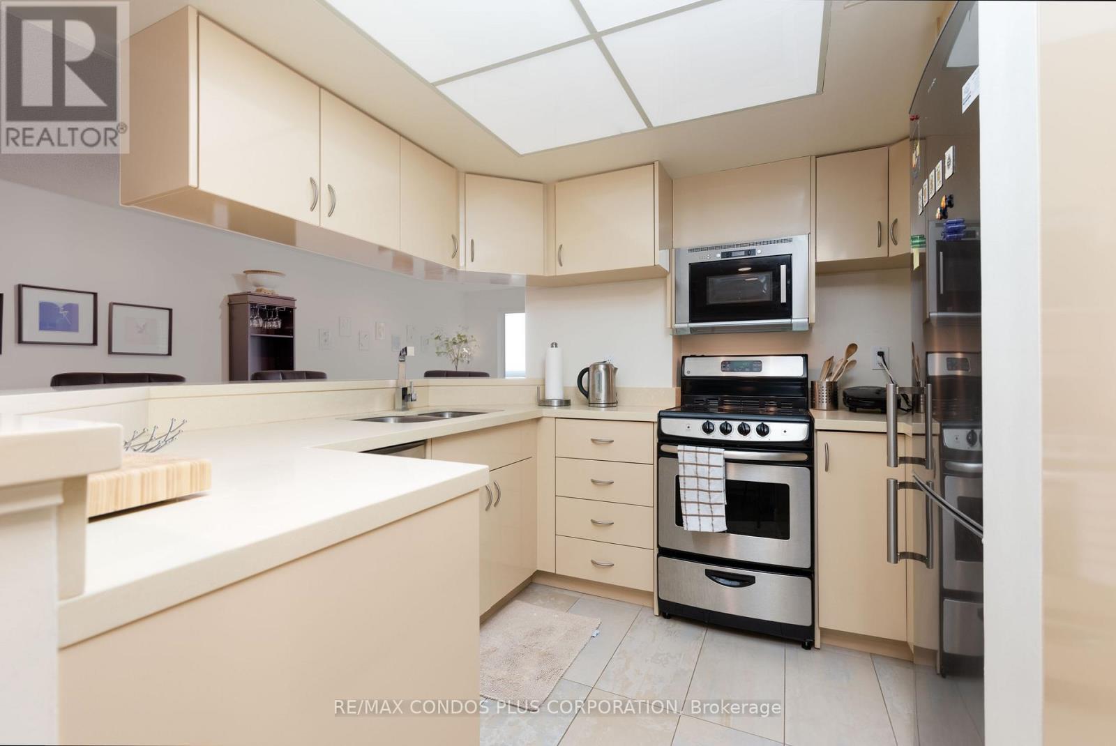 2703 - 1001 Bay Street, Toronto, Ontario  M5S 3A6 - Photo 12 - C12669980