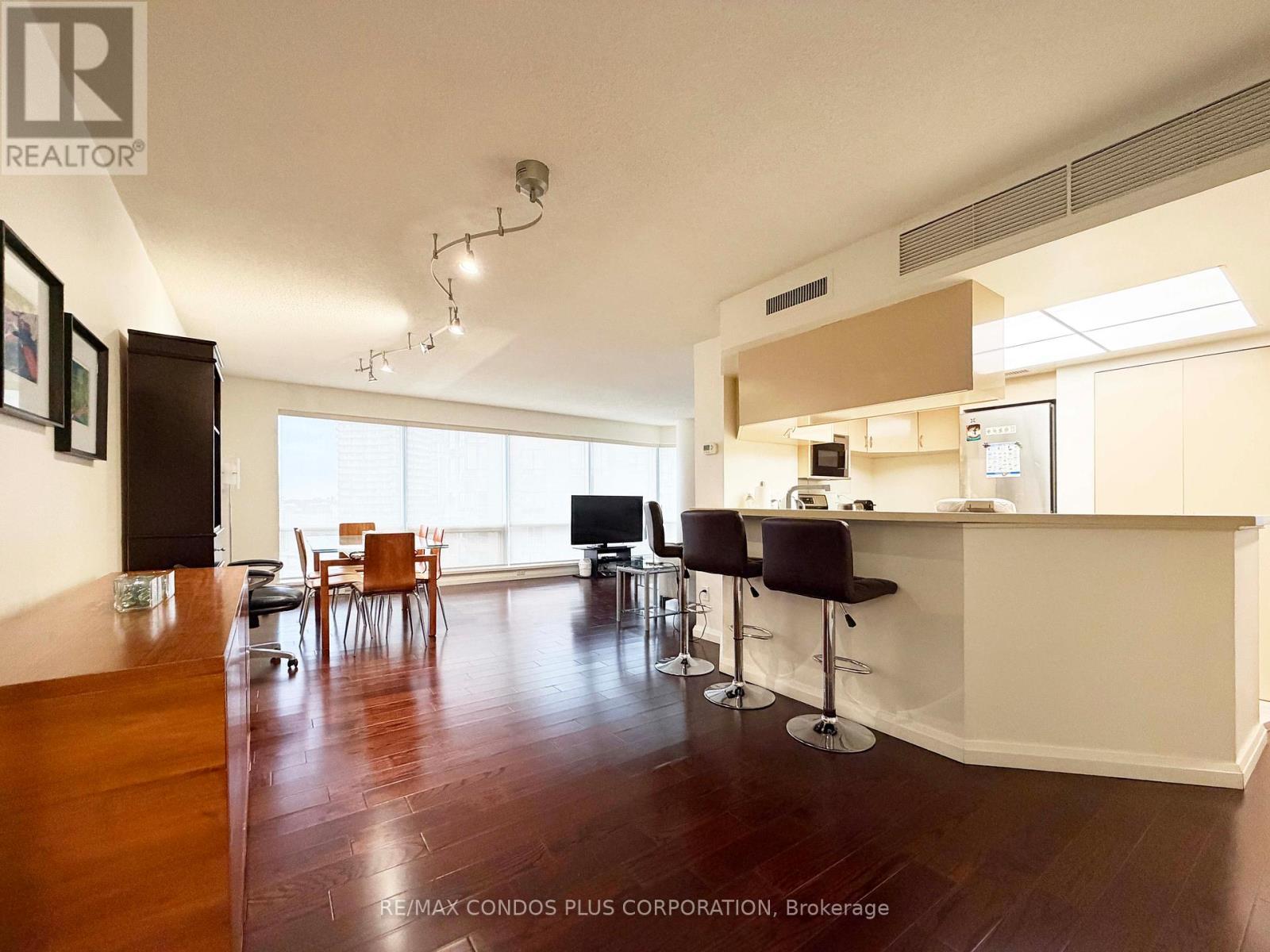 2703 - 1001 Bay Street, Toronto, Ontario  M5S 3A6 - Photo 2 - C12669980