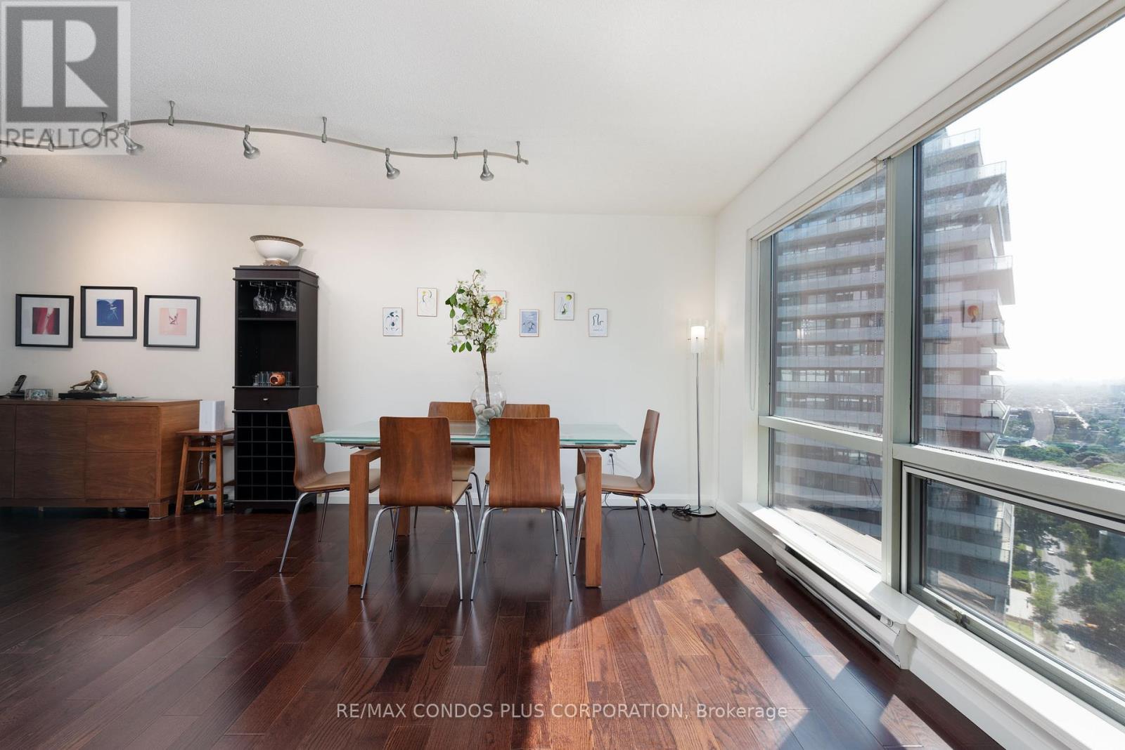 2703 - 1001 Bay Street, Toronto, Ontario  M5S 3A6 - Photo 9 - C12669980