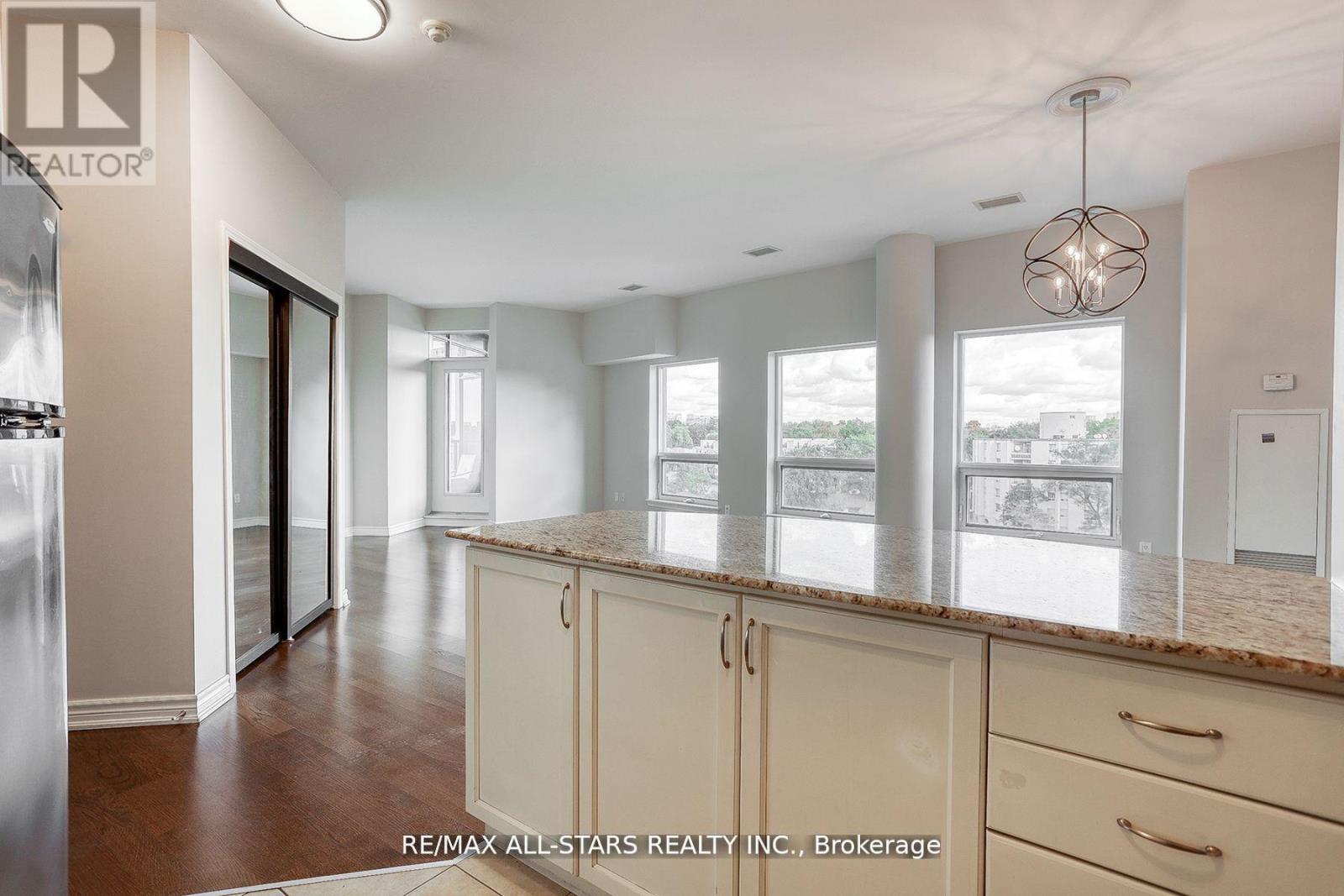 Gph1 - 18 Valley Woods Road S, Toronto, Ontario  M3A 0A1 - Photo 11 - C12669992