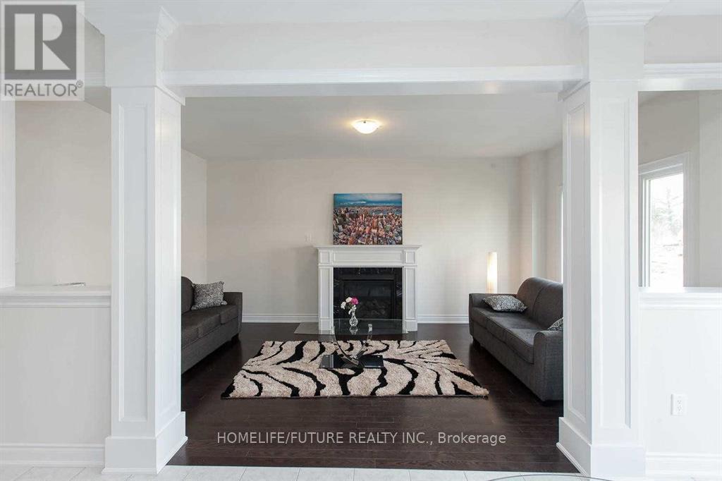 109 Milby Crescent, Bradford West Gwillimbury, Ontario  L3Z 0X8 - Photo 4 - N12670032