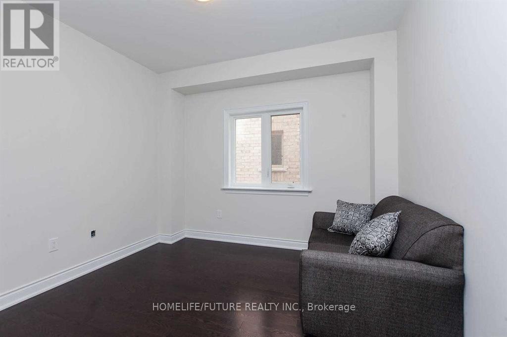 109 Milby Crescent, Bradford West Gwillimbury, Ontario  L3Z 0X8 - Photo 8 - N12670032