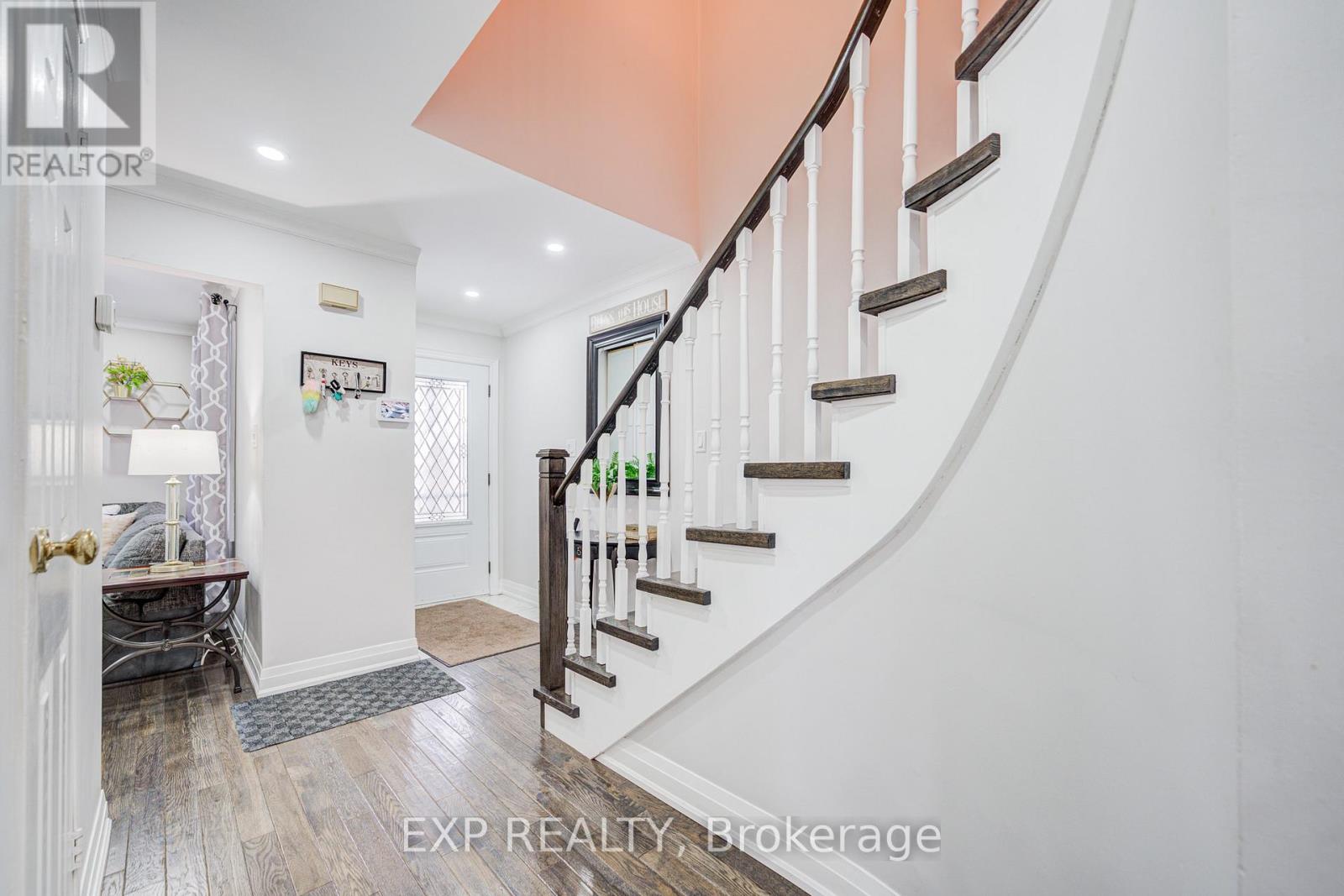 11 Eberlee Court, Whitby, Ontario  L1N 8C9 - Photo 3 - E12667964