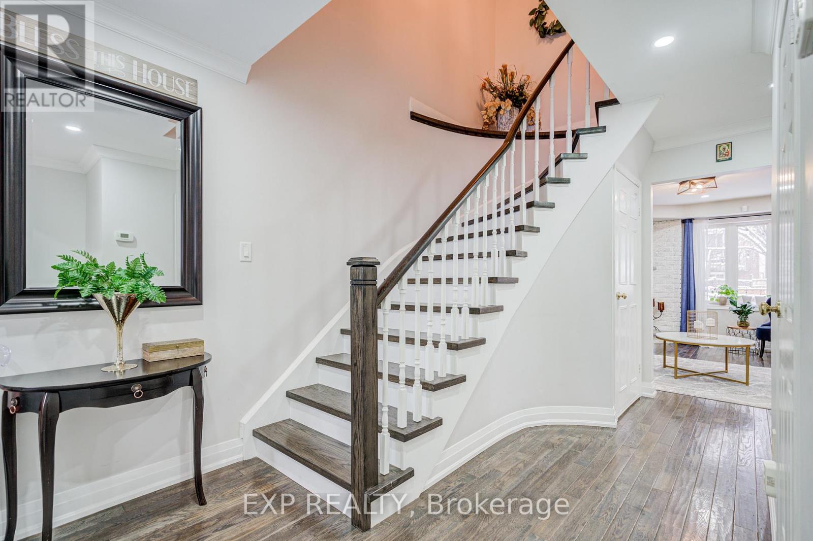 11 Eberlee Court, Whitby, Ontario  L1N 8C9 - Photo 4 - E12667964