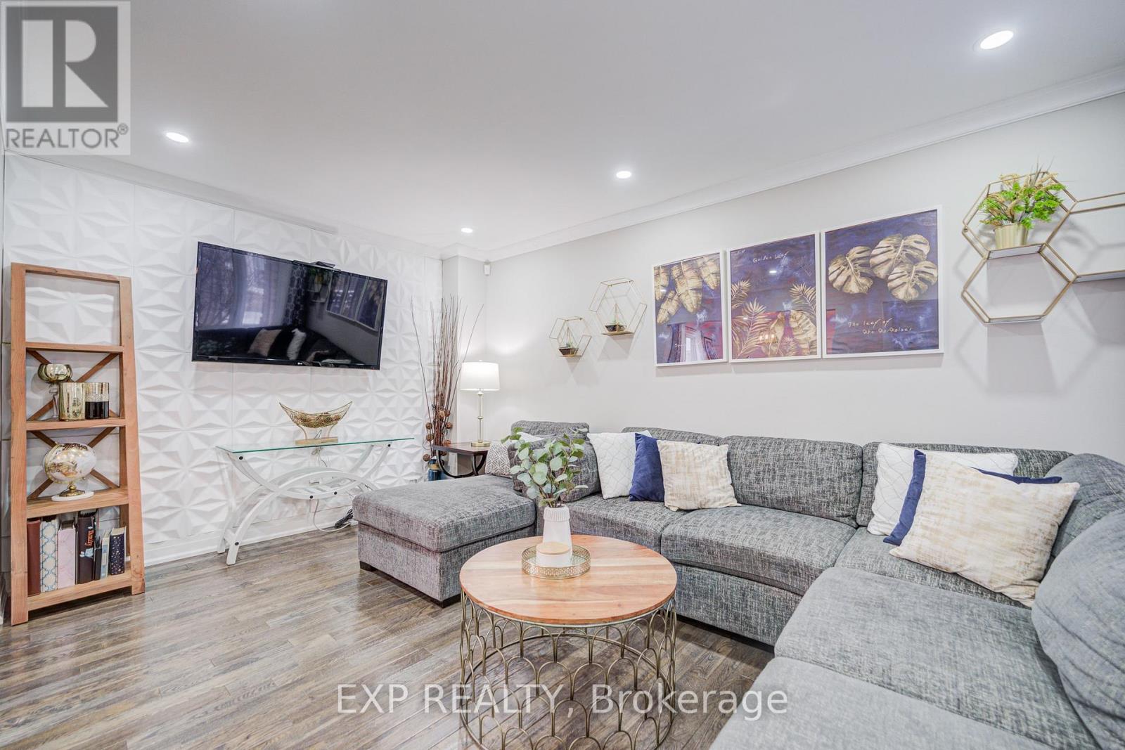 11 Eberlee Court, Whitby, Ontario  L1N 8C9 - Photo 5 - E12667964