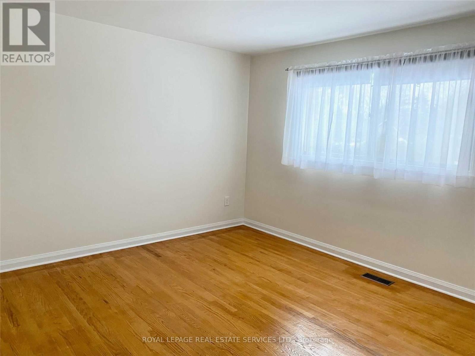 1268 Cleaver Drive, Oakville, Ontario  L6J 1W3 - Photo 13 - W12670000