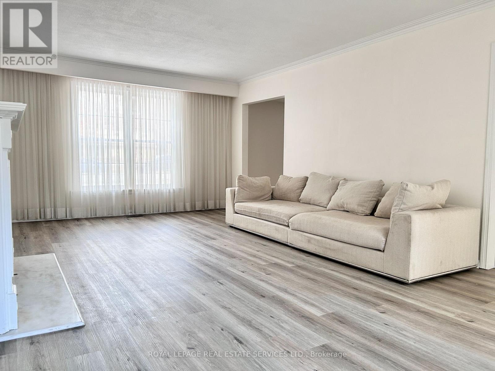 1268 Cleaver Drive, Oakville, Ontario  L6J 1W3 - Photo 3 - W12670000