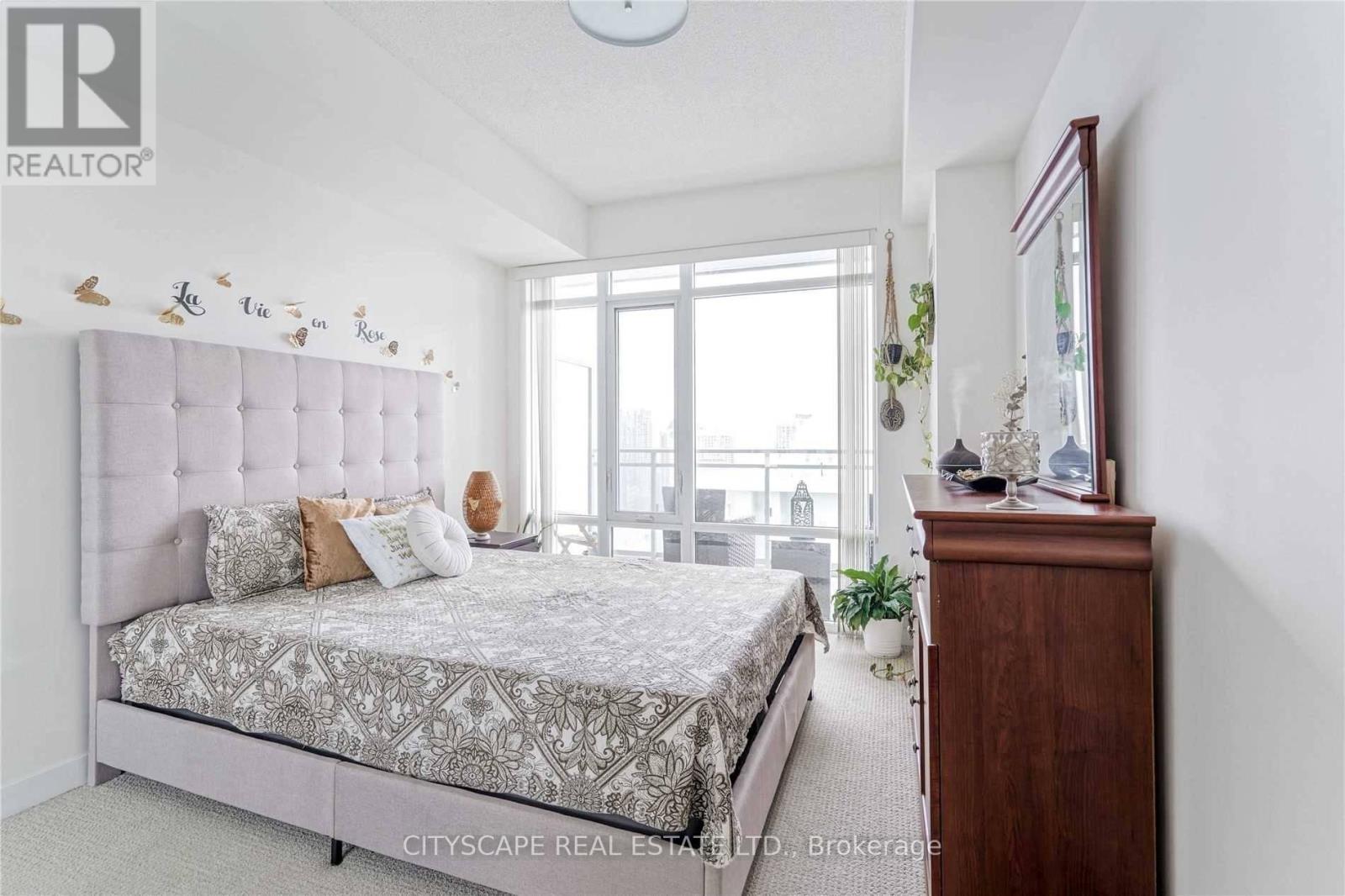 3203 - 360 Square One Drive, Mississauga, Ontario  L5B 0G7 - Photo 5 - W12670008