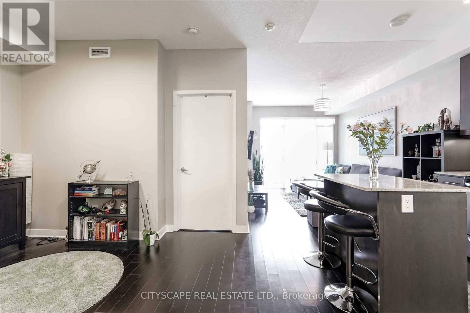 3203 - 360 Square One Drive, Mississauga, Ontario  L5B 0G7 - Photo 6 - W12670008