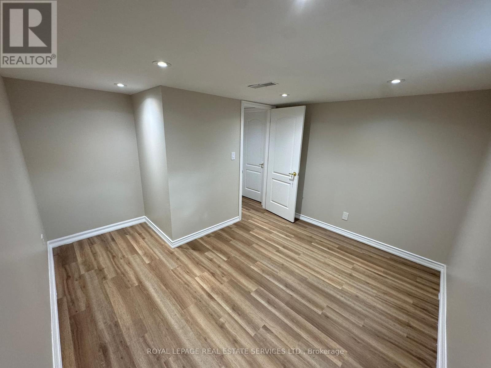 Bsmt - 4 Beaver Bend Crescent, Toronto, Ontario  M9B 5P8 - Photo 5 - W12670010