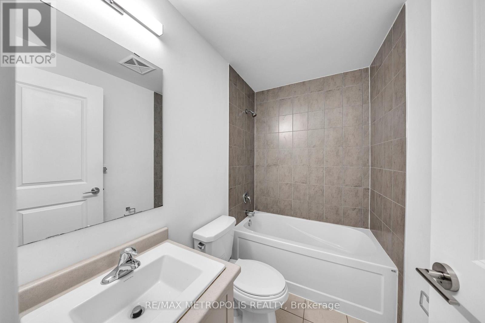 106 - 1115 Douglas Mccurdy Common, Mississauga, Ontario  L5G 0C6 - Photo 11 - W12670016