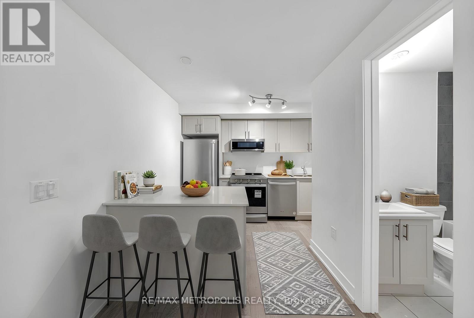 106 - 1115 Douglas Mccurdy Common, Mississauga, Ontario  L5G 0C6 - Photo 4 - W12670016