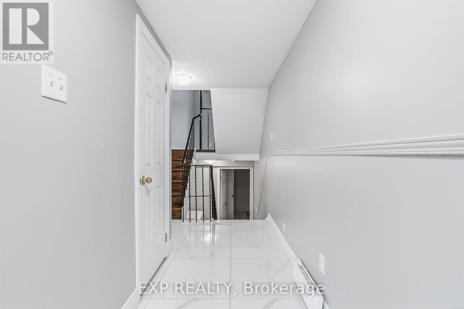 35 Mccallum Court, Brampton, Ontario  L6W 3M3 - Photo 5 - W12670024