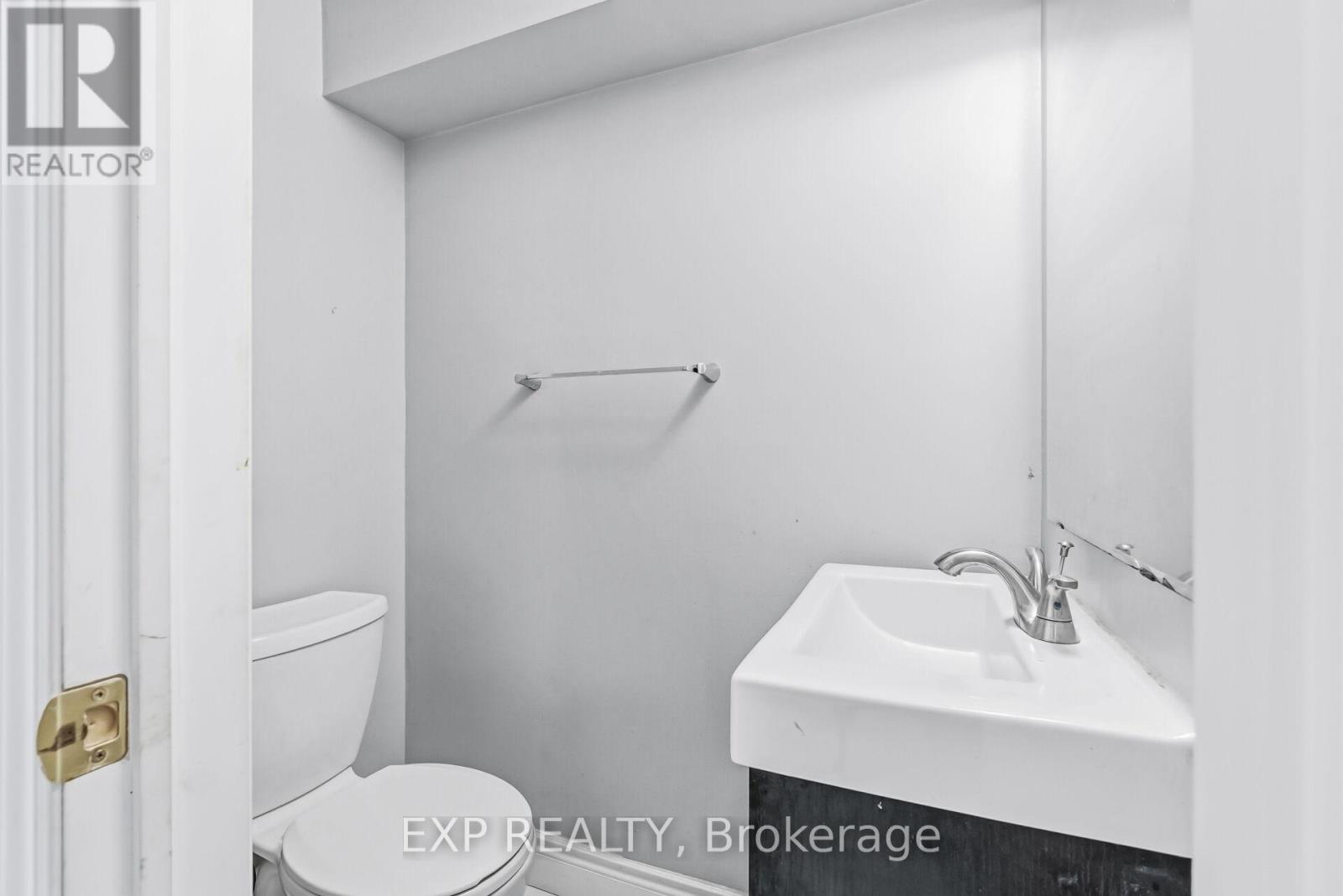 35 Mccallum Court, Brampton, Ontario  L6W 3M3 - Photo 6 - W12670024