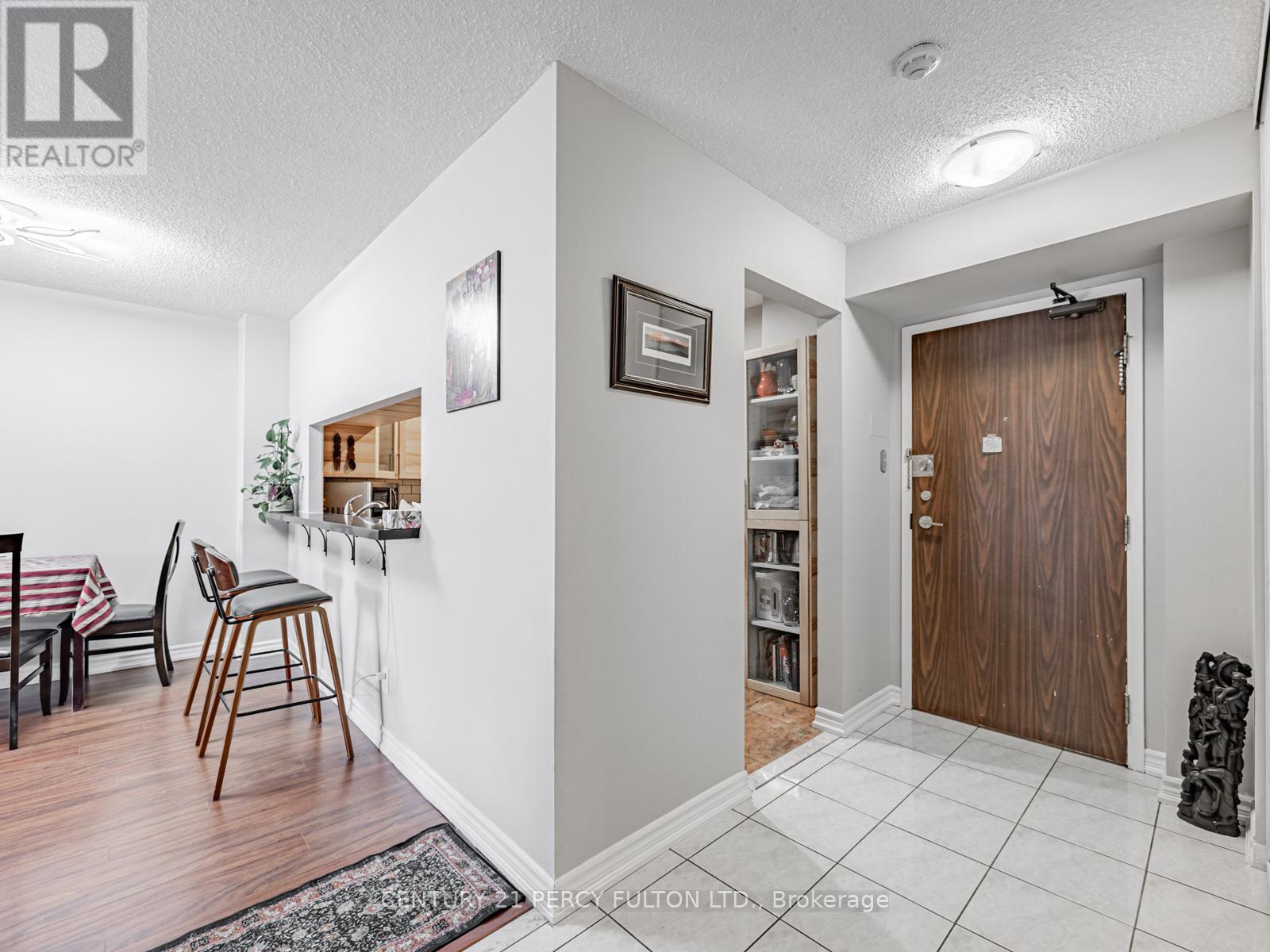 909 - 1485 Lakeshore Road E, Mississauga, Ontario  L5E 3G2 - Photo 3 - W12670034