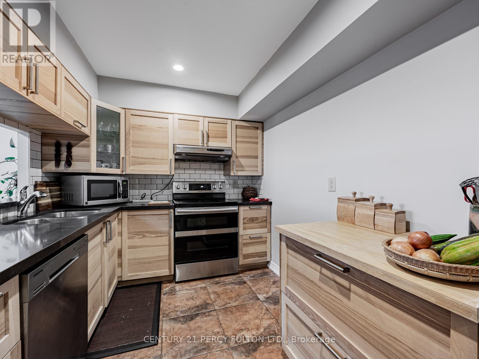 909 - 1485 Lakeshore Road E, Mississauga, Ontario  L5E 3G2 - Photo 5 - W12670034