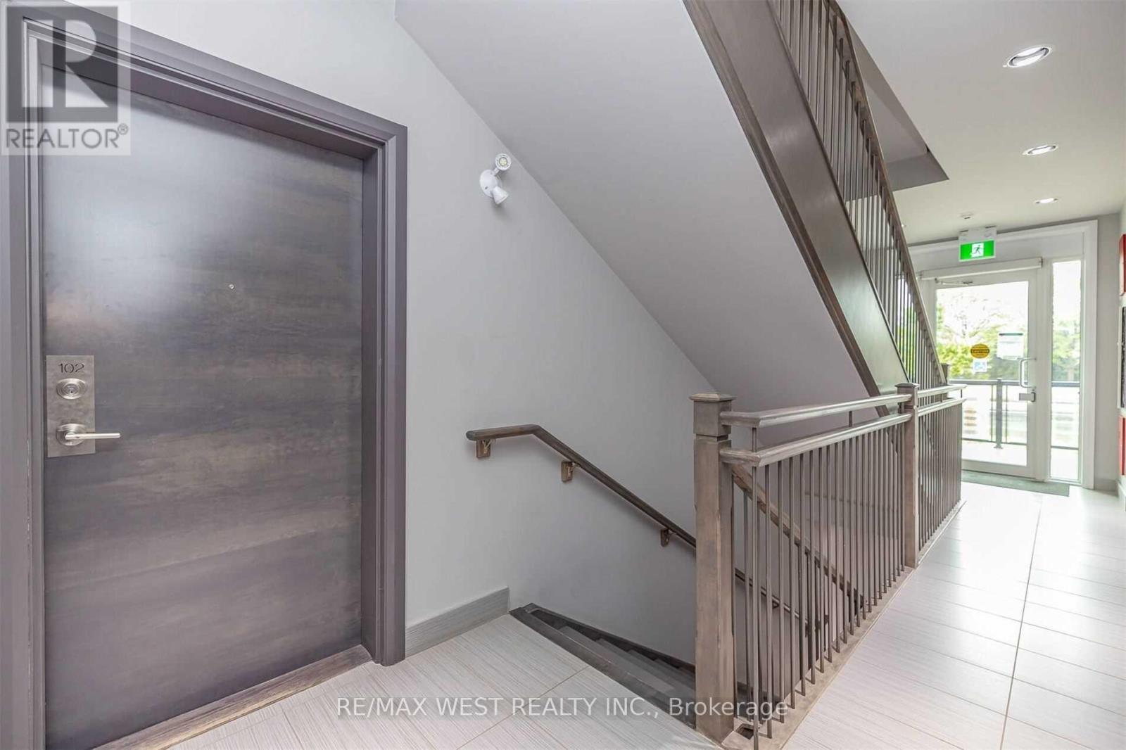 102 - 2393 Bronte Road, Oakville, Ontario  L6M 4J2 - Photo 6 - W12670074