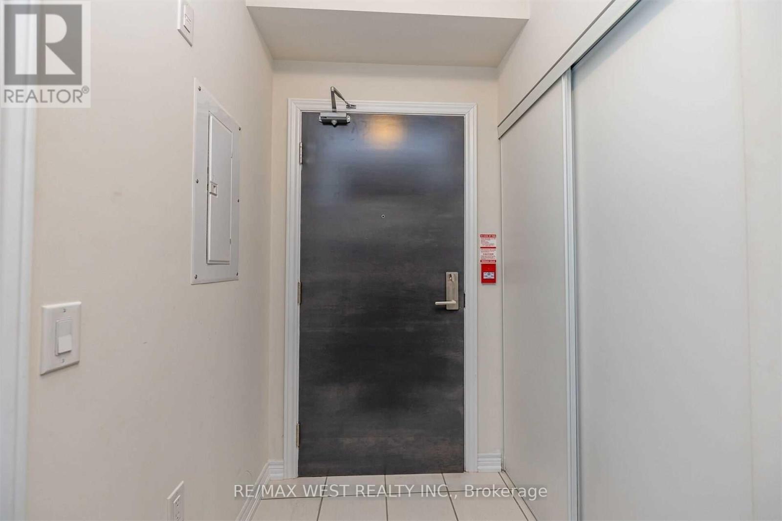 102 - 2393 Bronte Road, Oakville, Ontario  L6M 4J2 - Photo 9 - W12670074