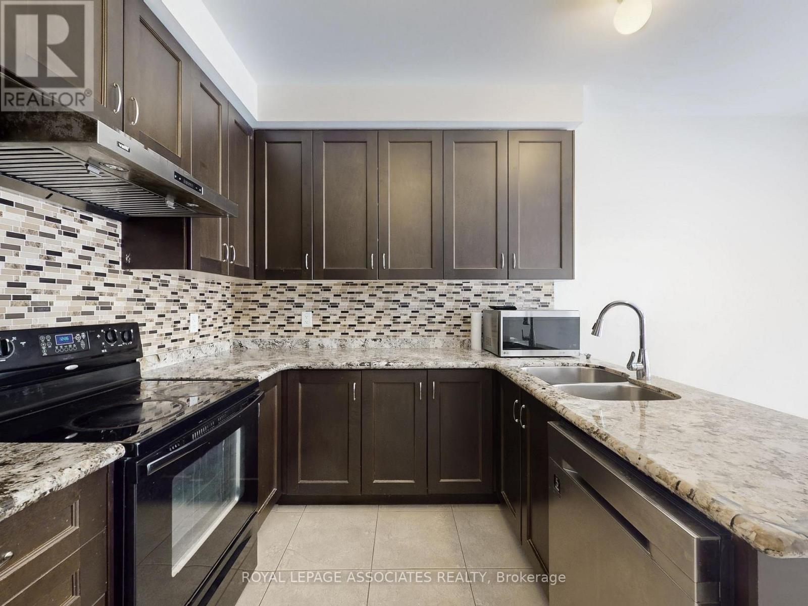 10 Lloyd Crescent, Brampton, Ontario  L7A 4J5 - Photo 14 - W12670078