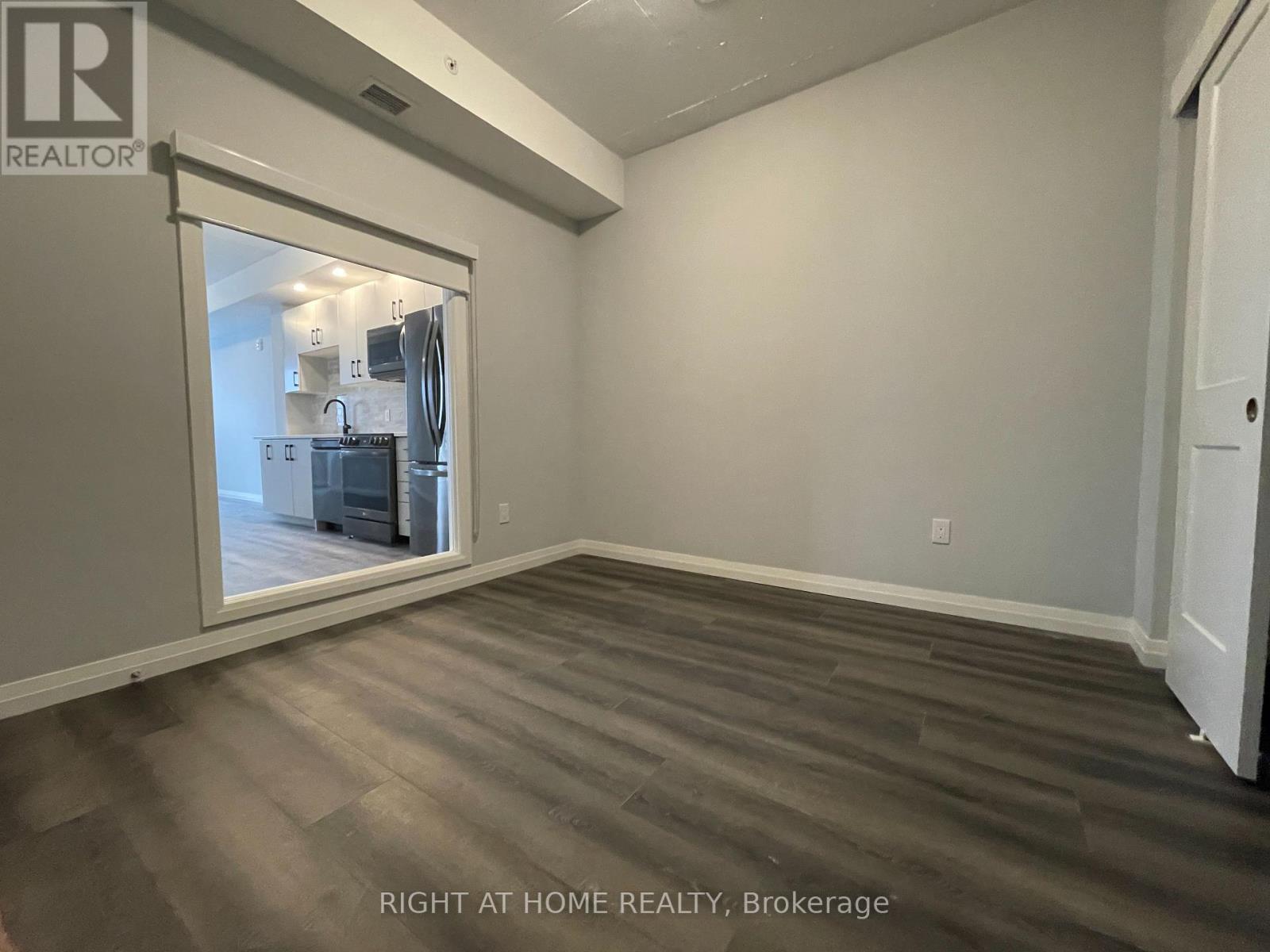 312 - 108 Garment Street, Kitchener, Ontario  N2G 2B3 - Photo 11 - X12666508