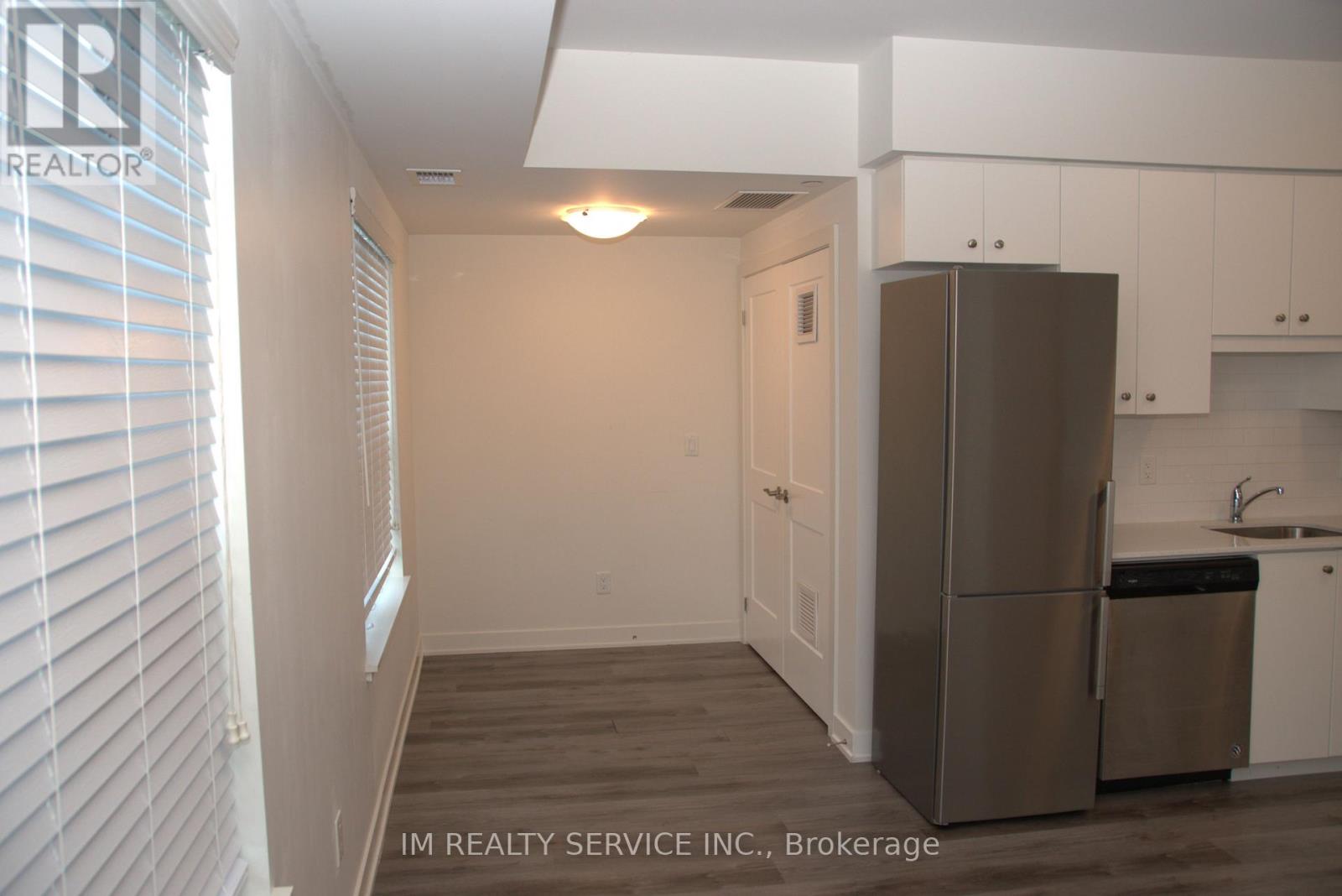 202 - 110 Fergus Avenue, Kitchener, Ontario  N2A 0K9 - Photo 10 - X12670054