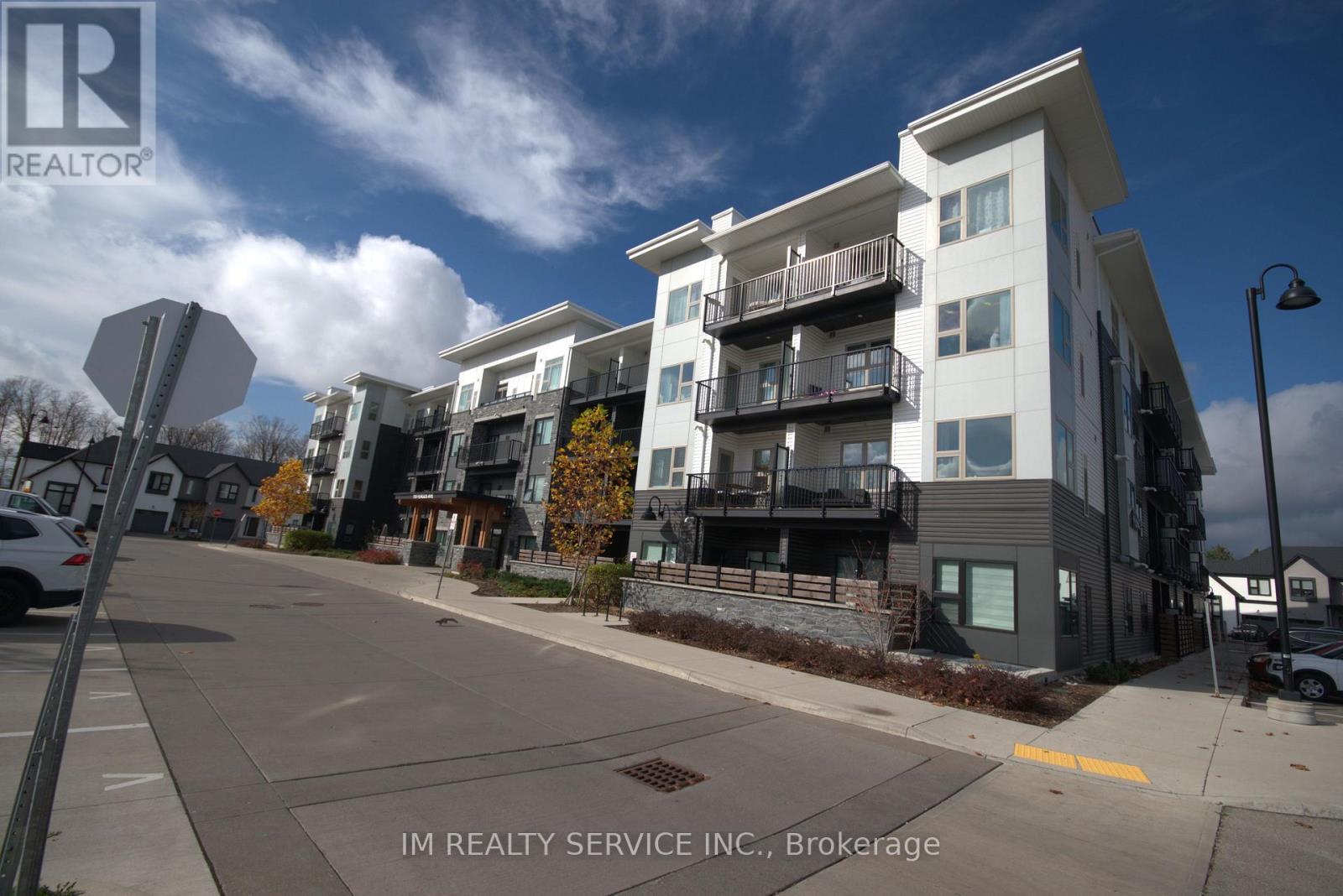 202 - 110 Fergus Avenue, Kitchener, Ontario  N2A 0K9 - Photo 2 - X12670054