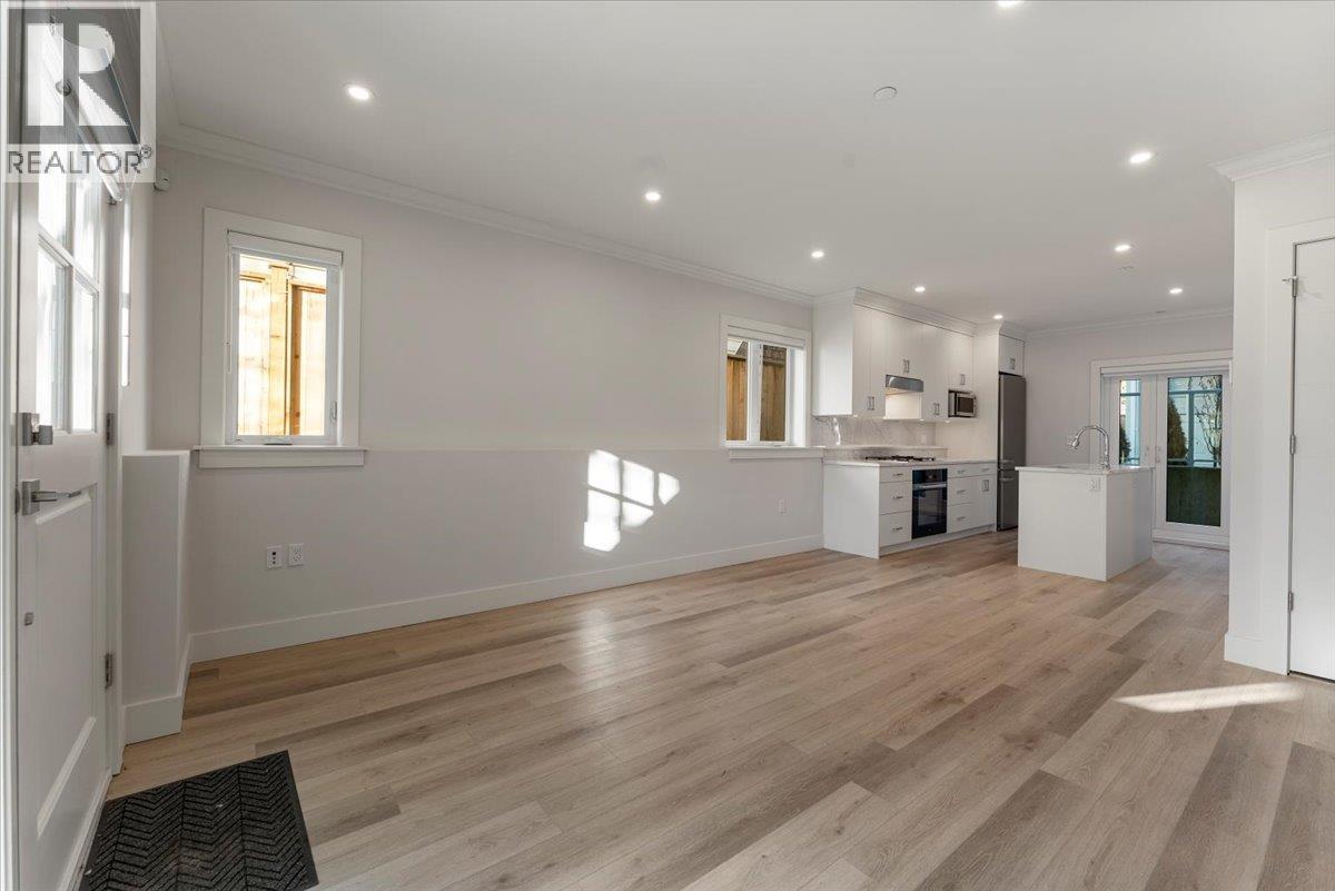 2229 W 16th Avenue, Vancouver, British Columbia  V6K 3B4 - Photo 8 - R3076354