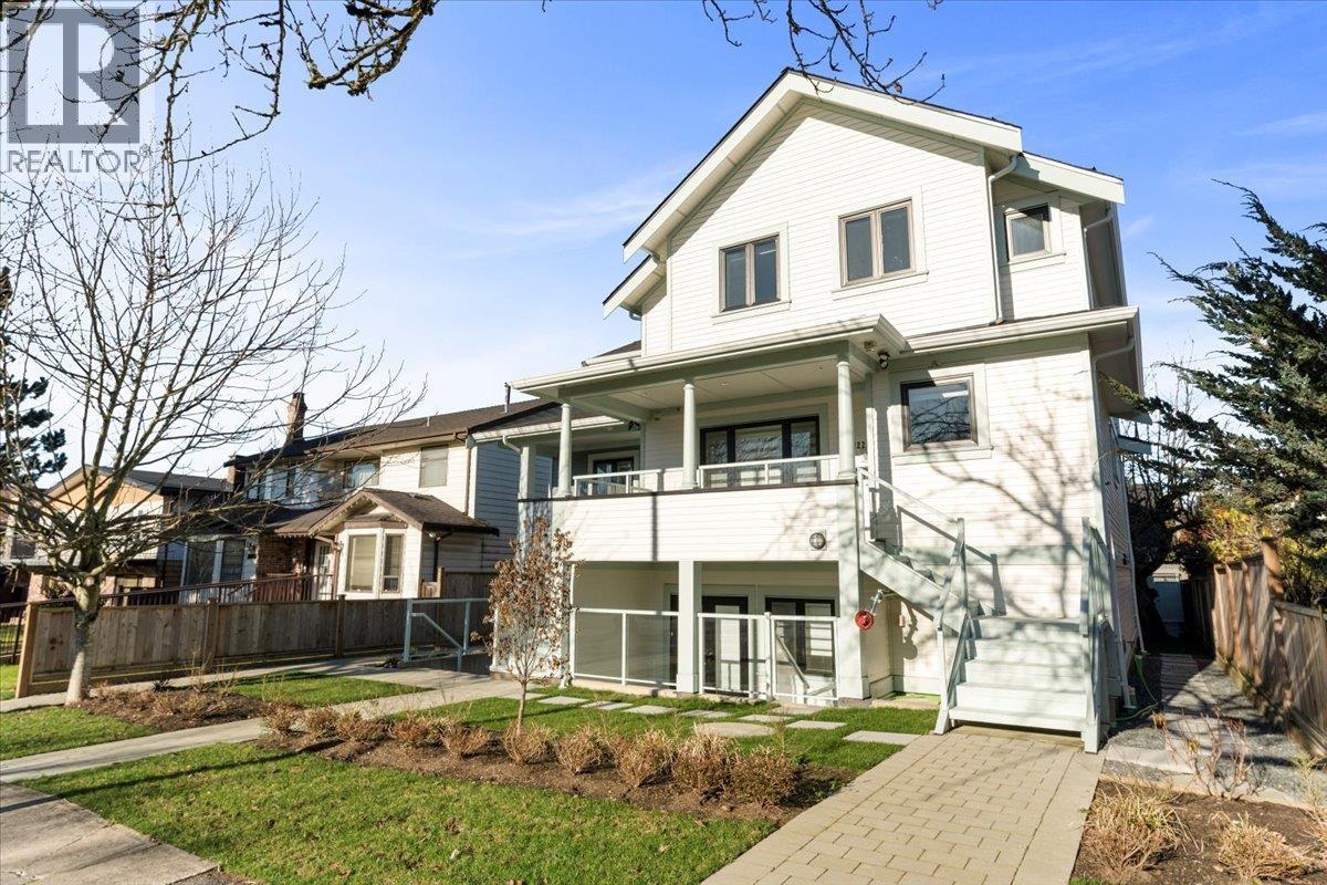 2229 W 16th Avenue, Vancouver, British Columbia  V6K 3B4 - Photo 3 - R3076354