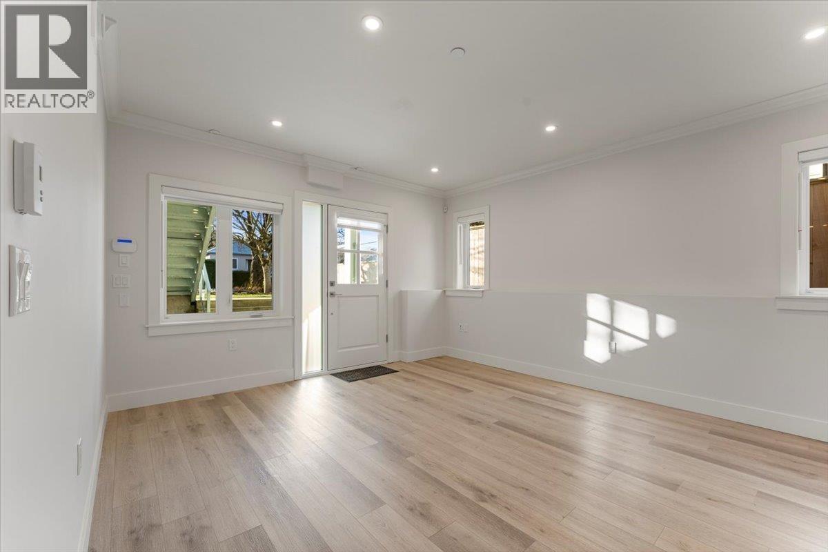 2229 W 16th Avenue, Vancouver, British Columbia  V6K 3B4 - Photo 10 - R3076354