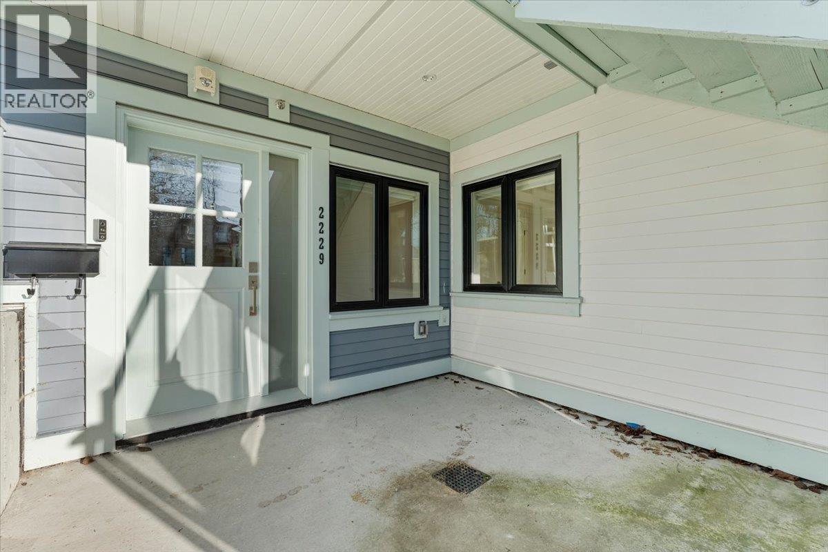 2229 W 16th Avenue, Vancouver, British Columbia  V6K 3B4 - Photo 4 - R3076354
