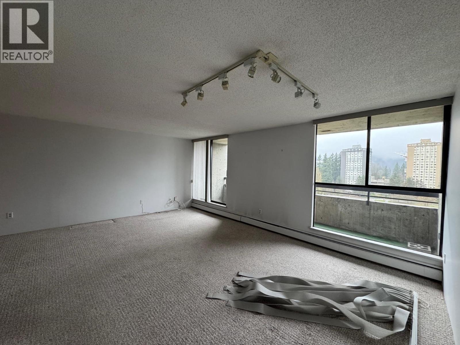 1401 3755 Bartlett Court, Burnaby, British Columbia  V3J 7G7 - Photo 4 - R3070573