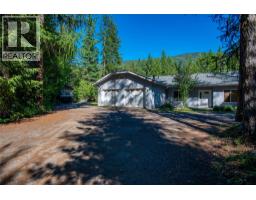2222 JENISA Road, castlegar, British Columbia