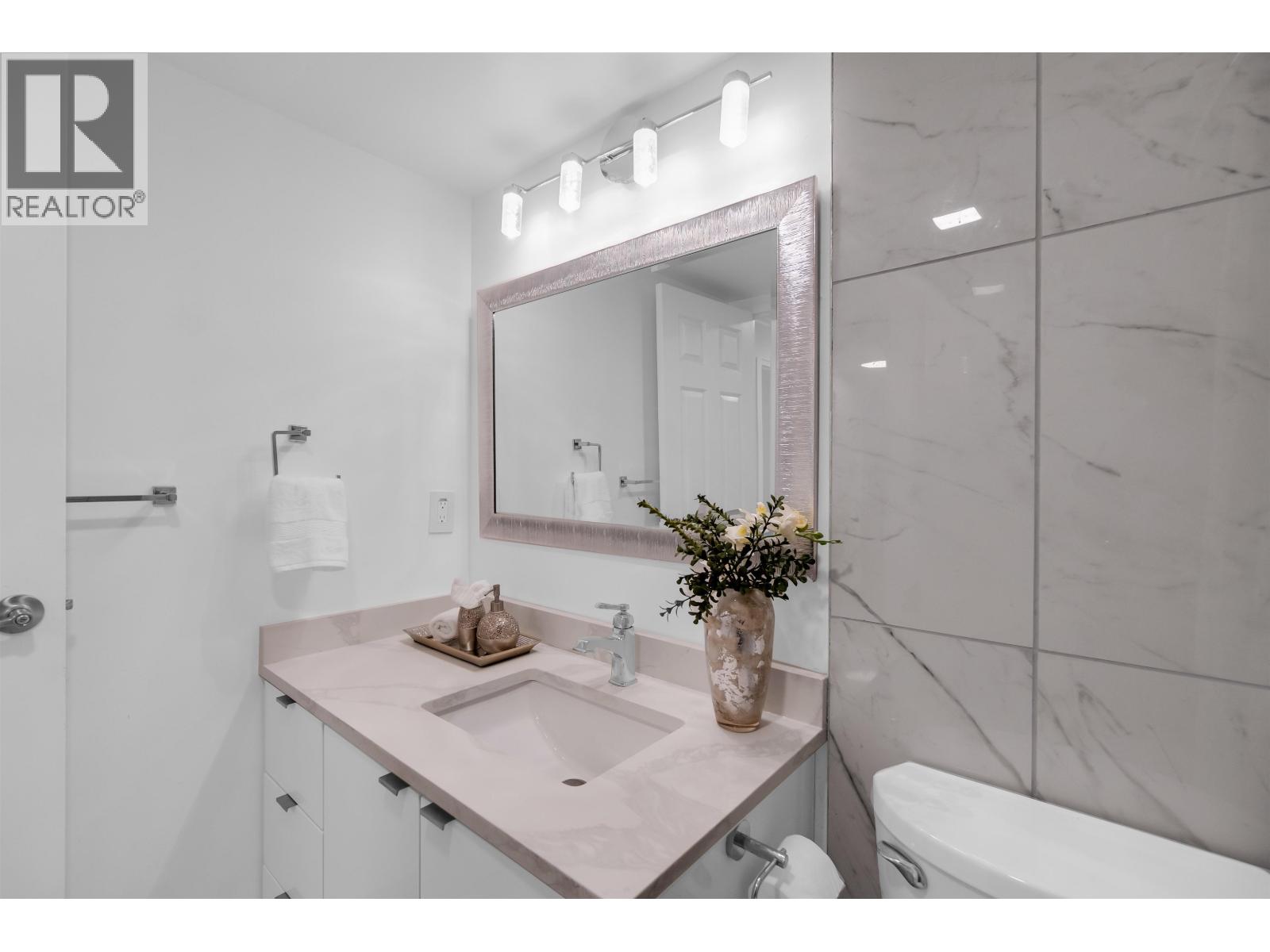 807 2004 Fullerton Avenue, North Vancouver, British Columbia V7P 3G8 - Photo 17 - R3076708