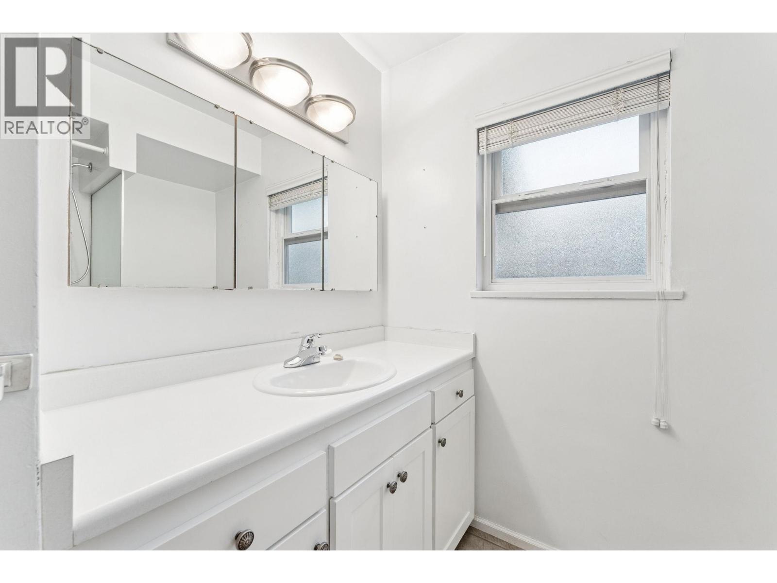 1521 E 64th Avenue, Vancouver, British Columbia  V5P 2M4 - Photo 18 - R3076678