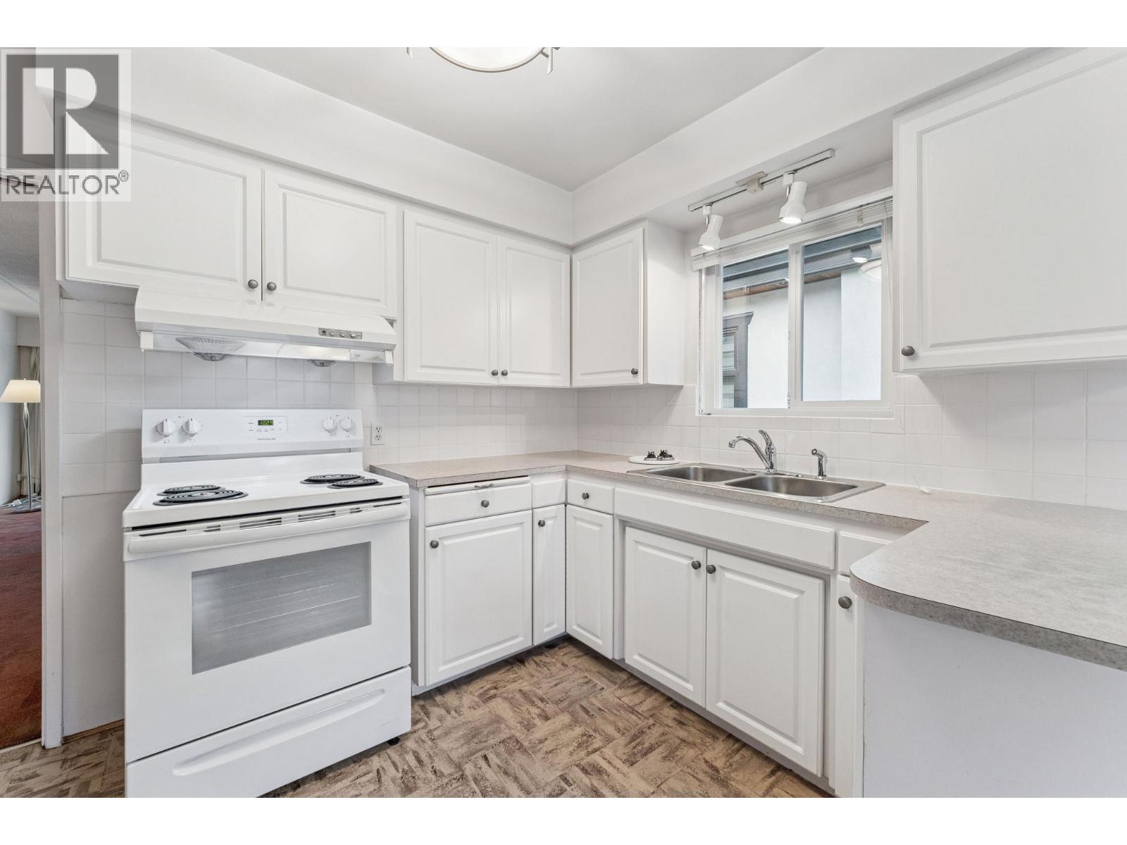 1521 E 64th Avenue, Vancouver, British Columbia  V5P 2M4 - Photo 9 - R3076678